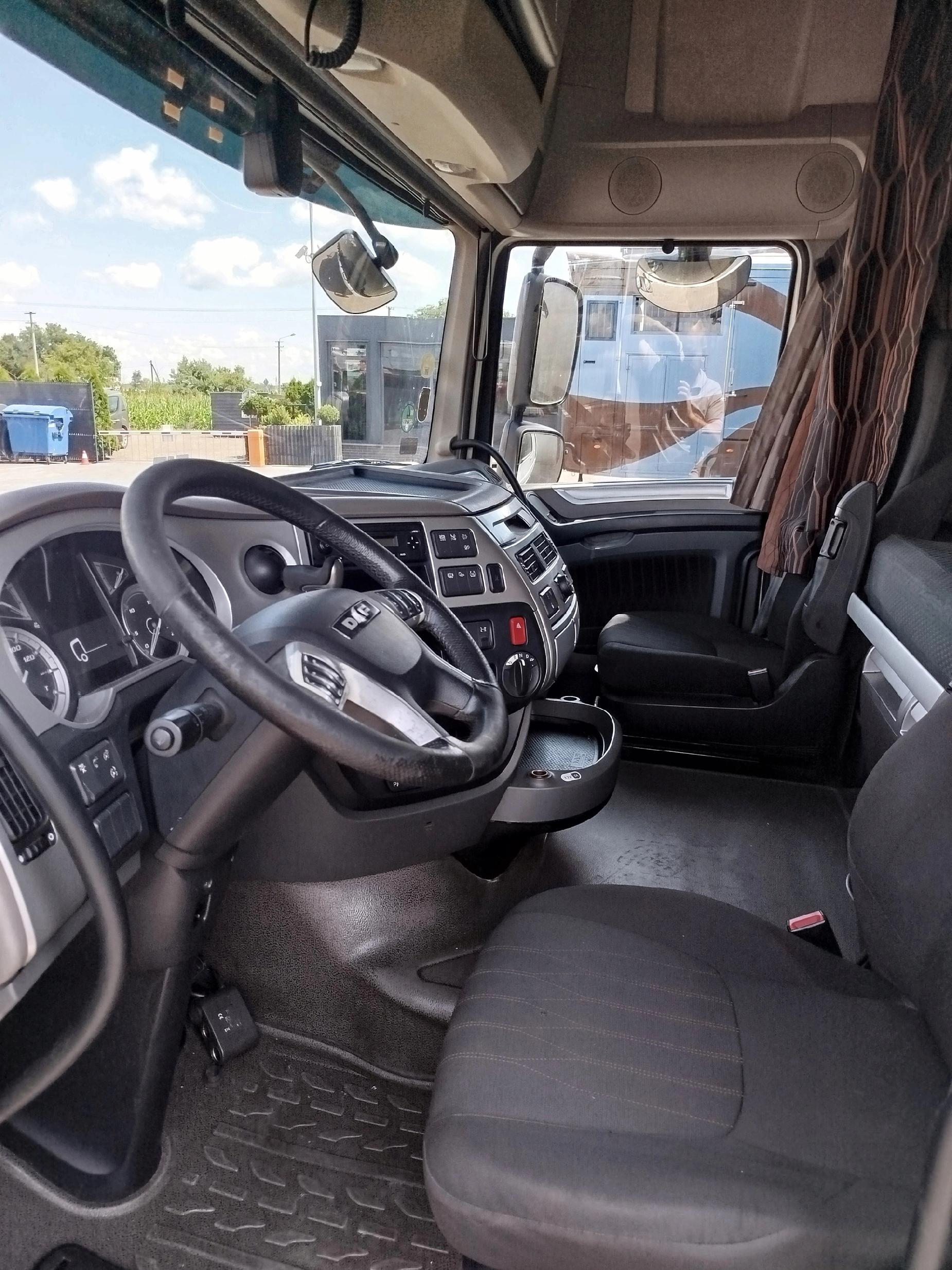 KABINA DAF XF 106 LIFT - obrazek 8