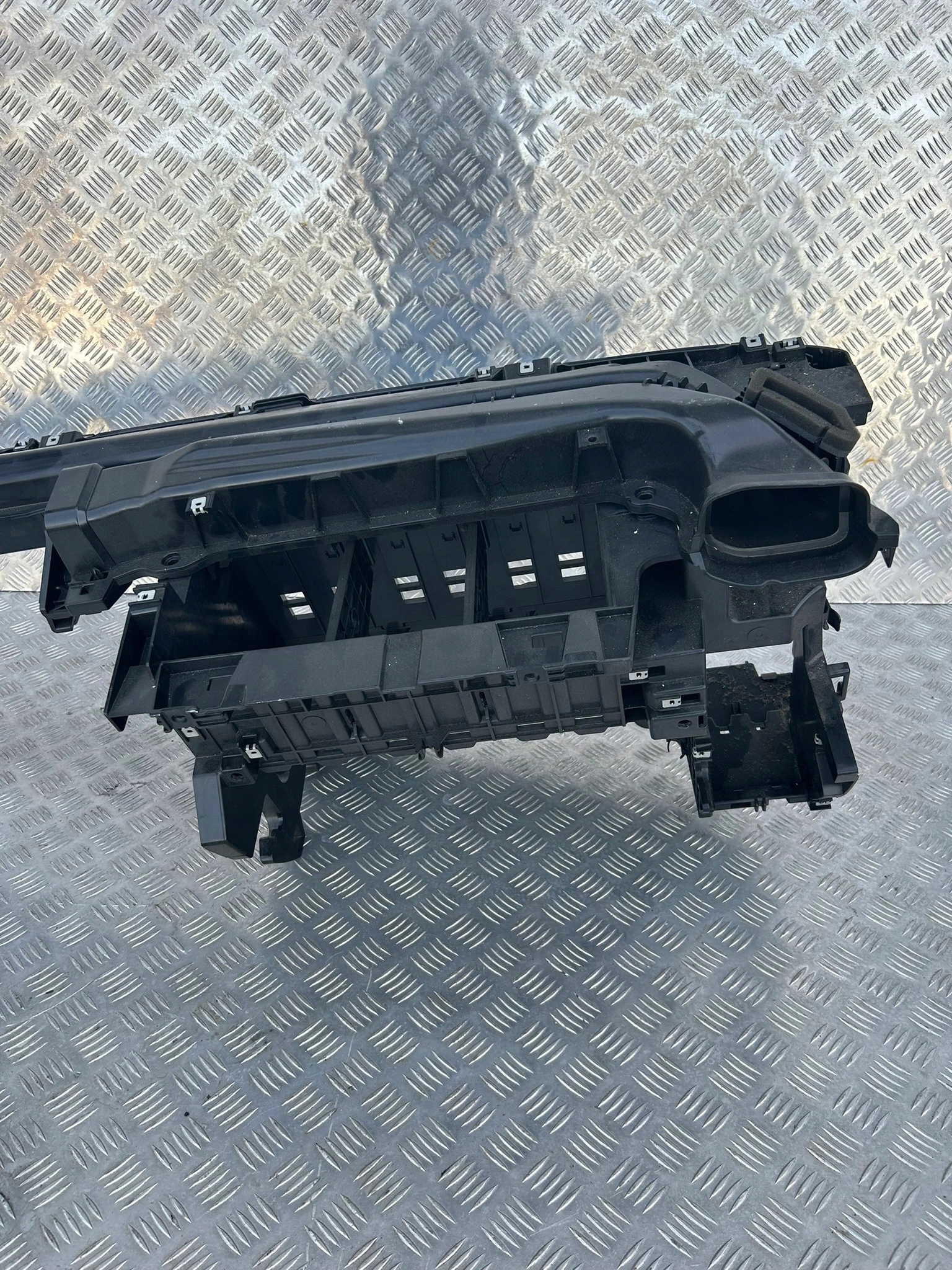 SYSTEM DYFUZOR KRATKA NAWIEWU SCANIA NTG NOWY MODEL - obrazek 2