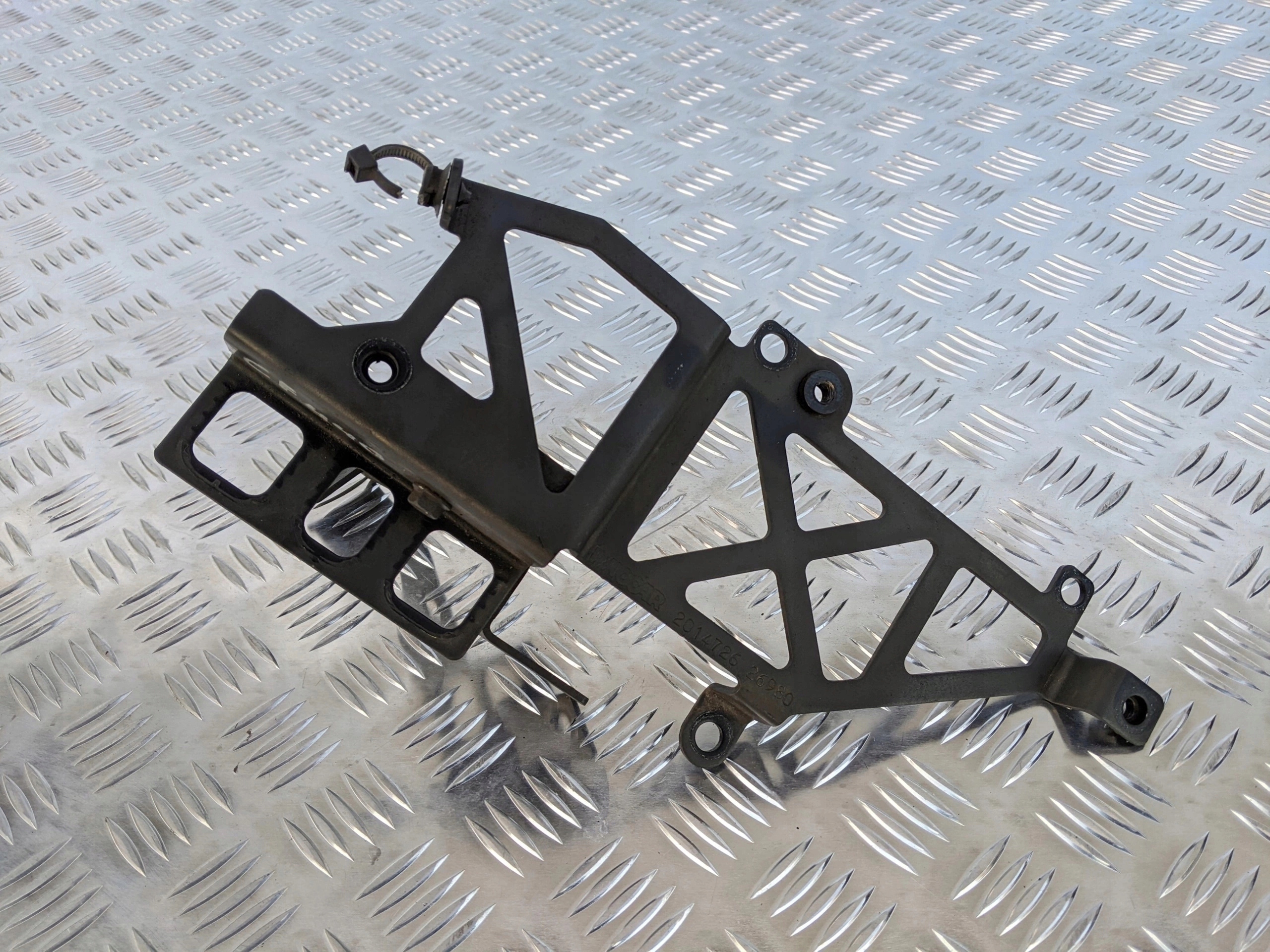 WSPORNIK UCHWYT WIĄZEK ELEKTRYCZNYCH DAF XF 106