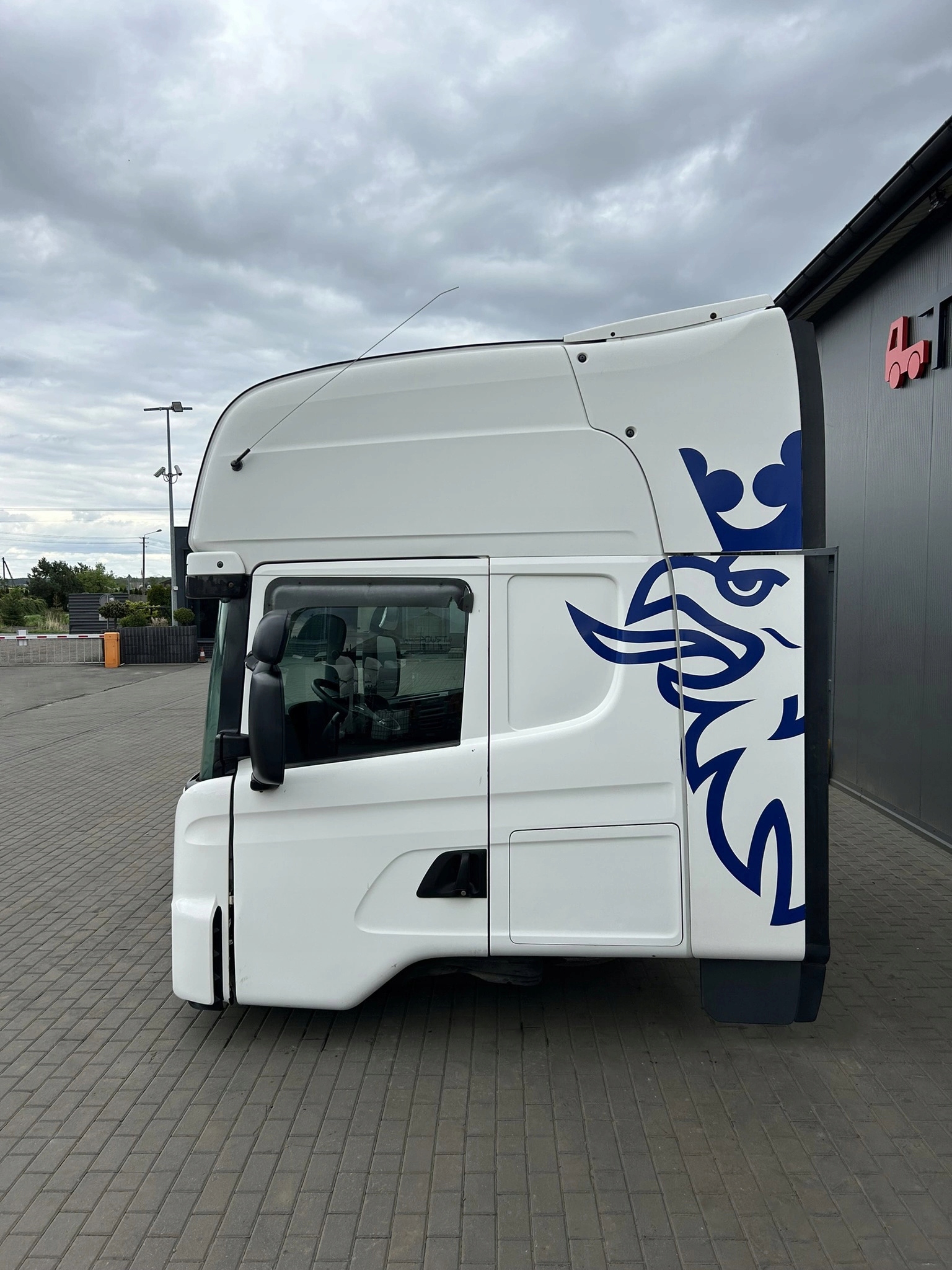 KABINA SCANIA CR19 TOPLINE HPI 2011 ROK - obrazek 3