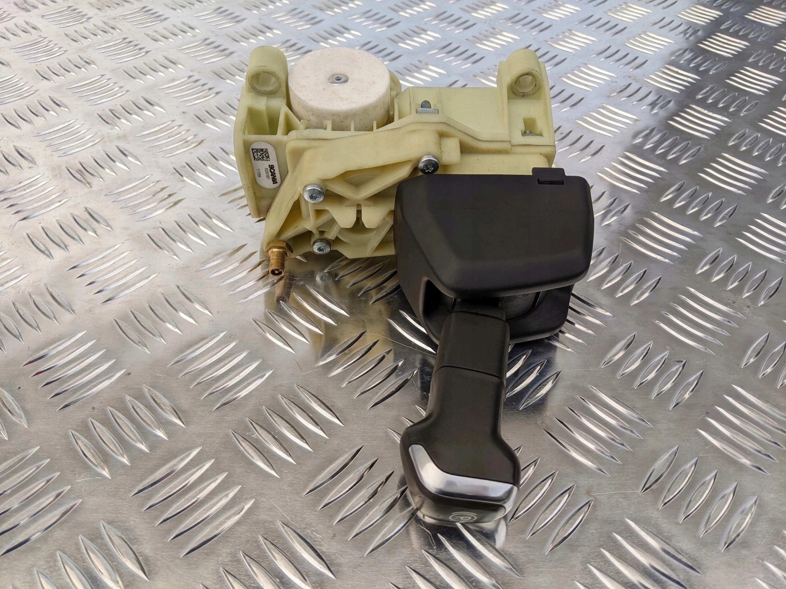 DZWIGNIA HAMULCA RĘCZNEGO SCANIA R S NTG - obrazek 3