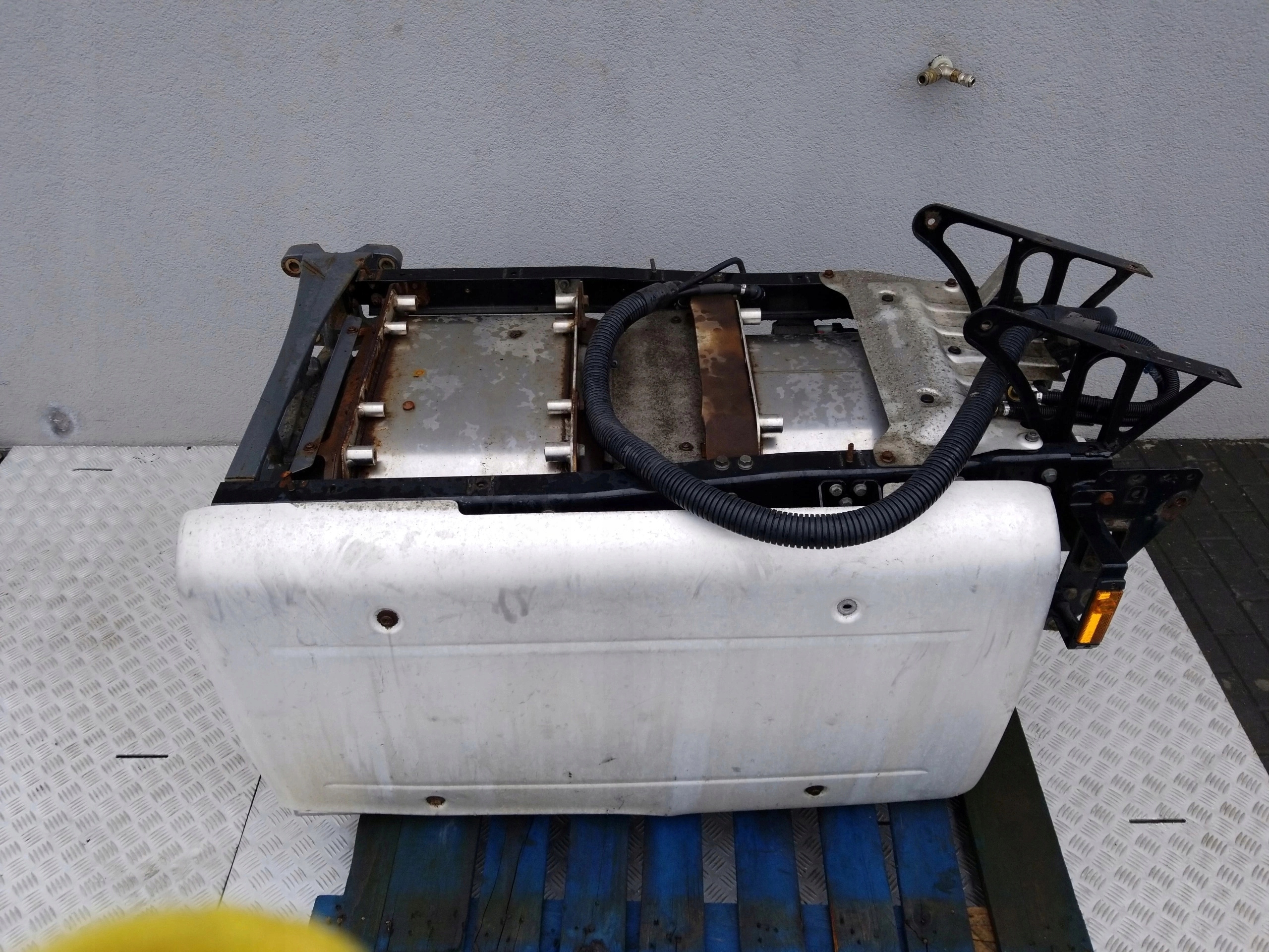 WÓZEK KATALIZATOR XF 106 EURO 6 - obrazek 2