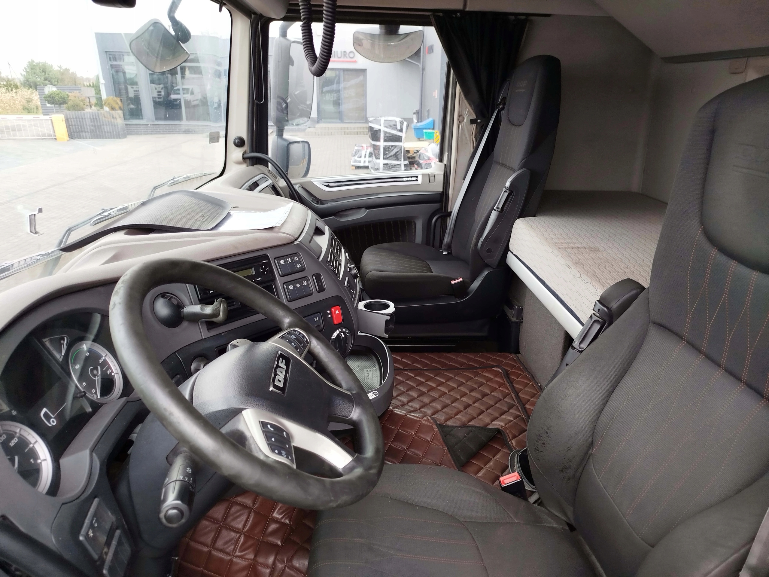 KABINA DAF XF 106 LIFT - obrazek 8