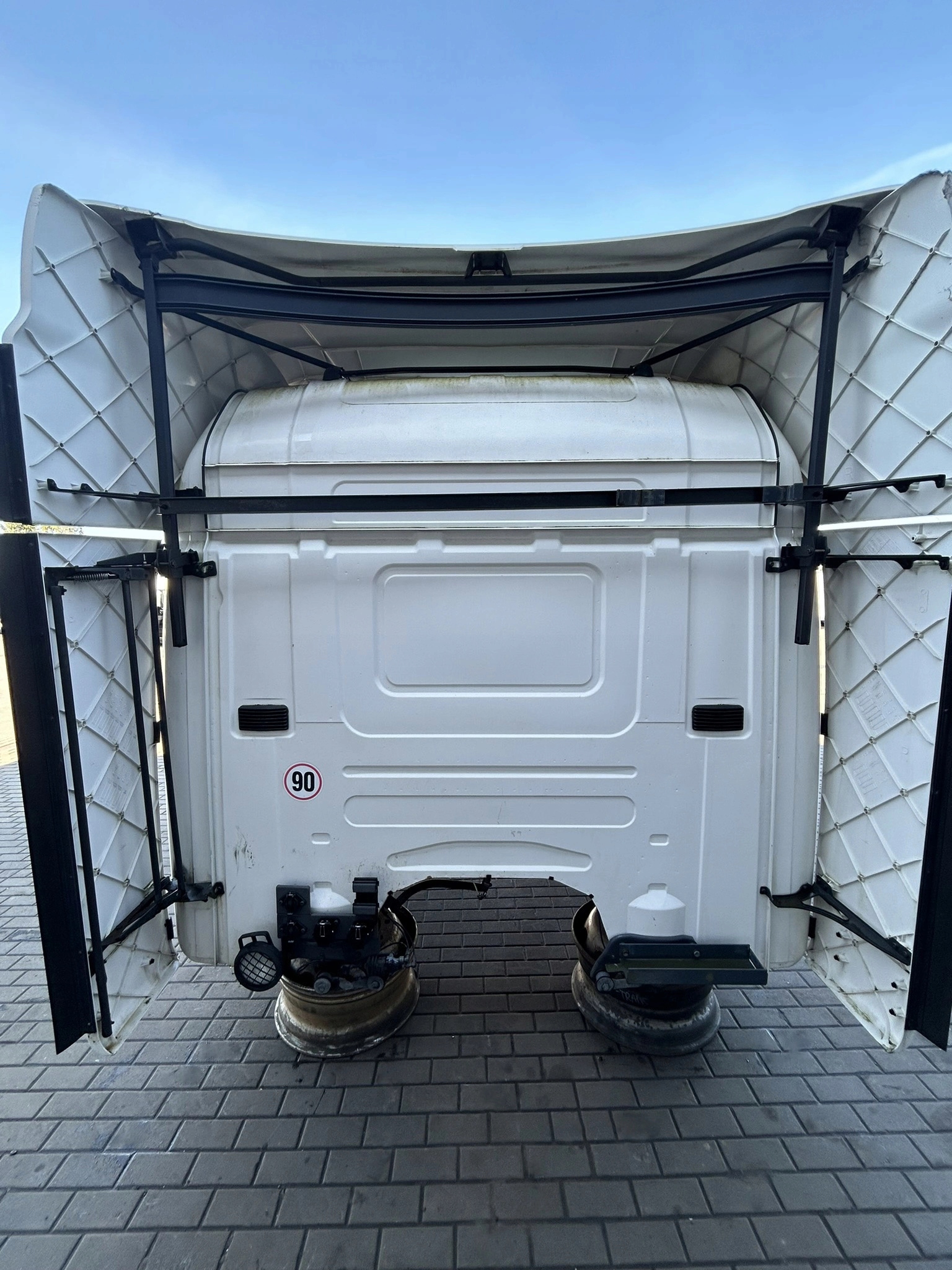 KABINA SCANIA CR19 HPI 2010 ROK - obrazek 6