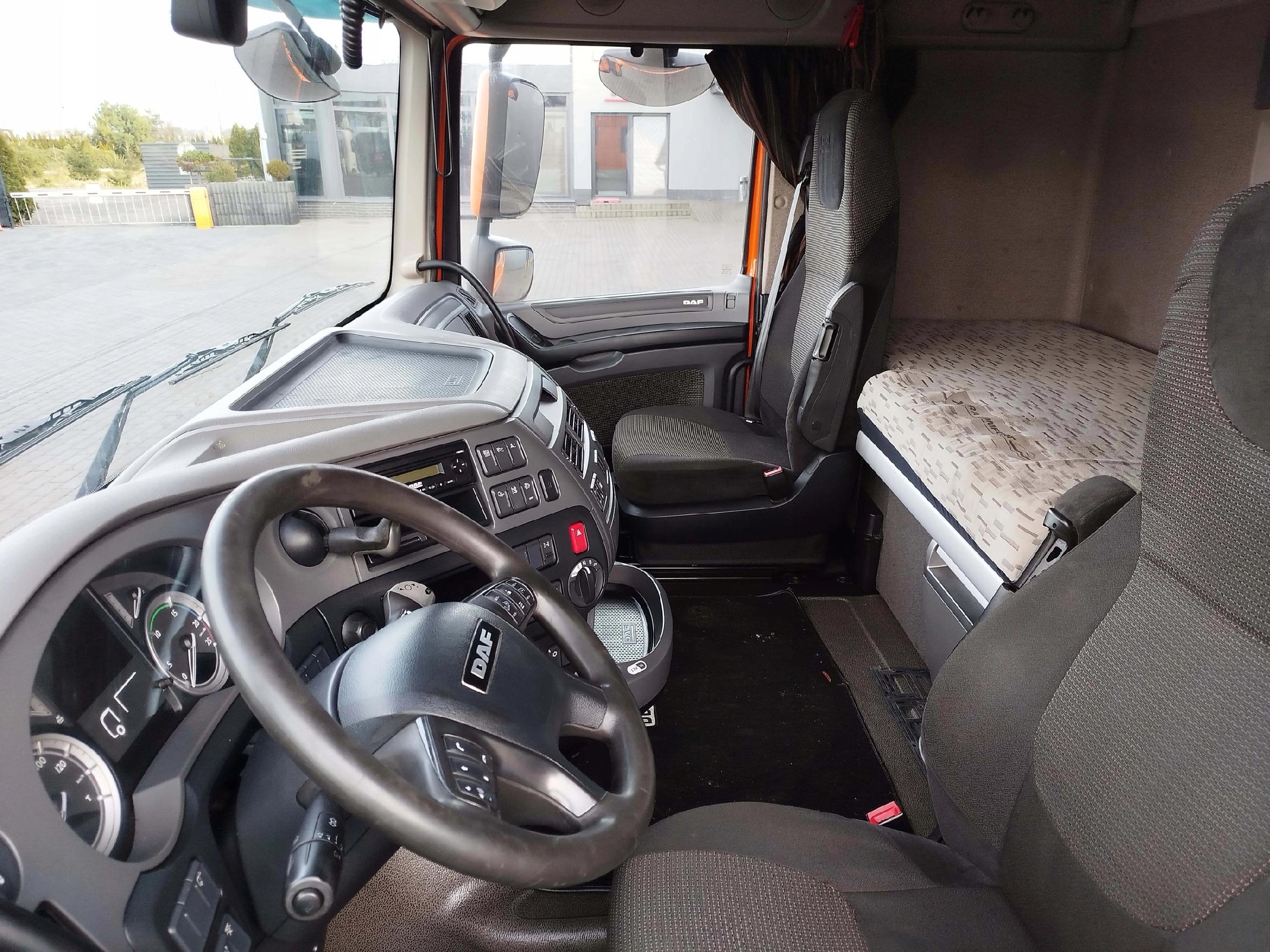 KABINA DAF XF 106 - obrazek 8