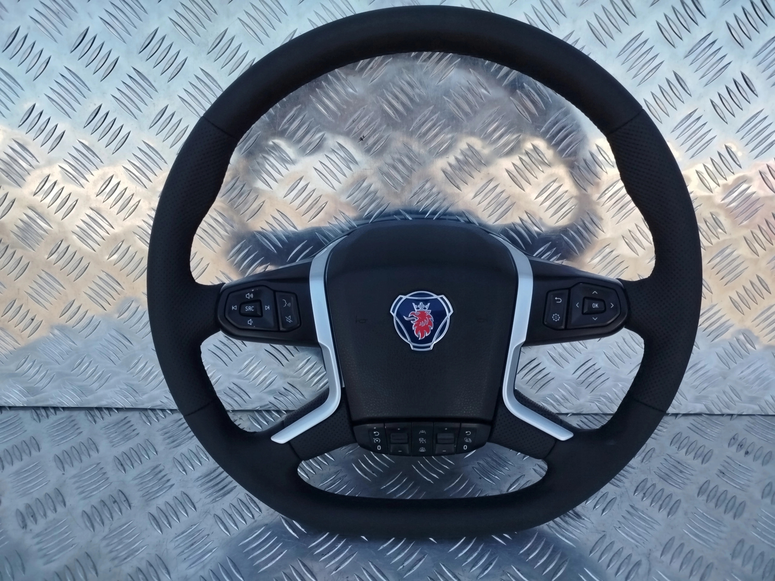 KIEROWNICA SCANIA NTG NOWE OBSZYCIE - obrazek 2