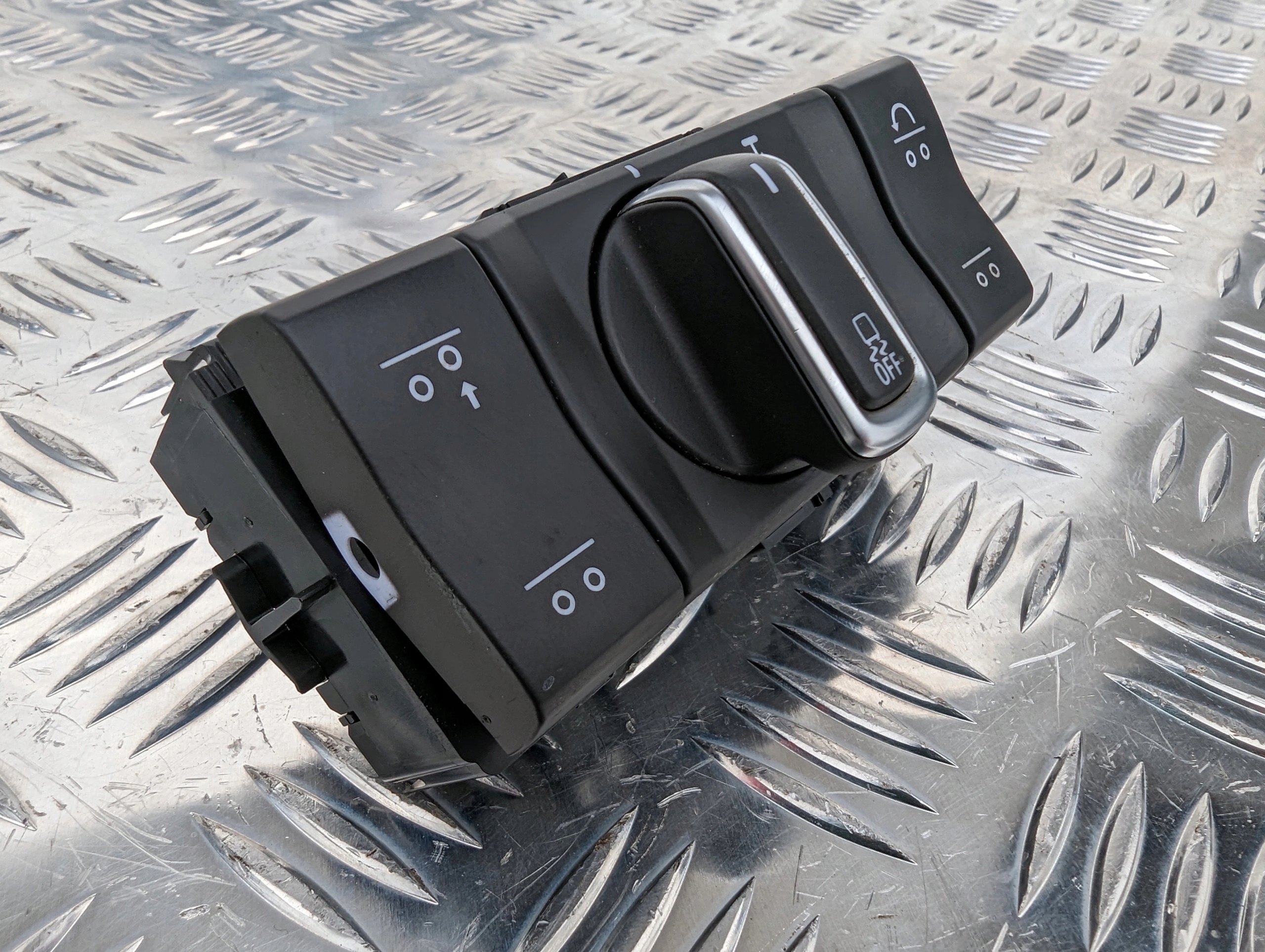 PANEL PRZEŁĄCZNIKI KOKPITU SCANIA NTG - obrazek 2