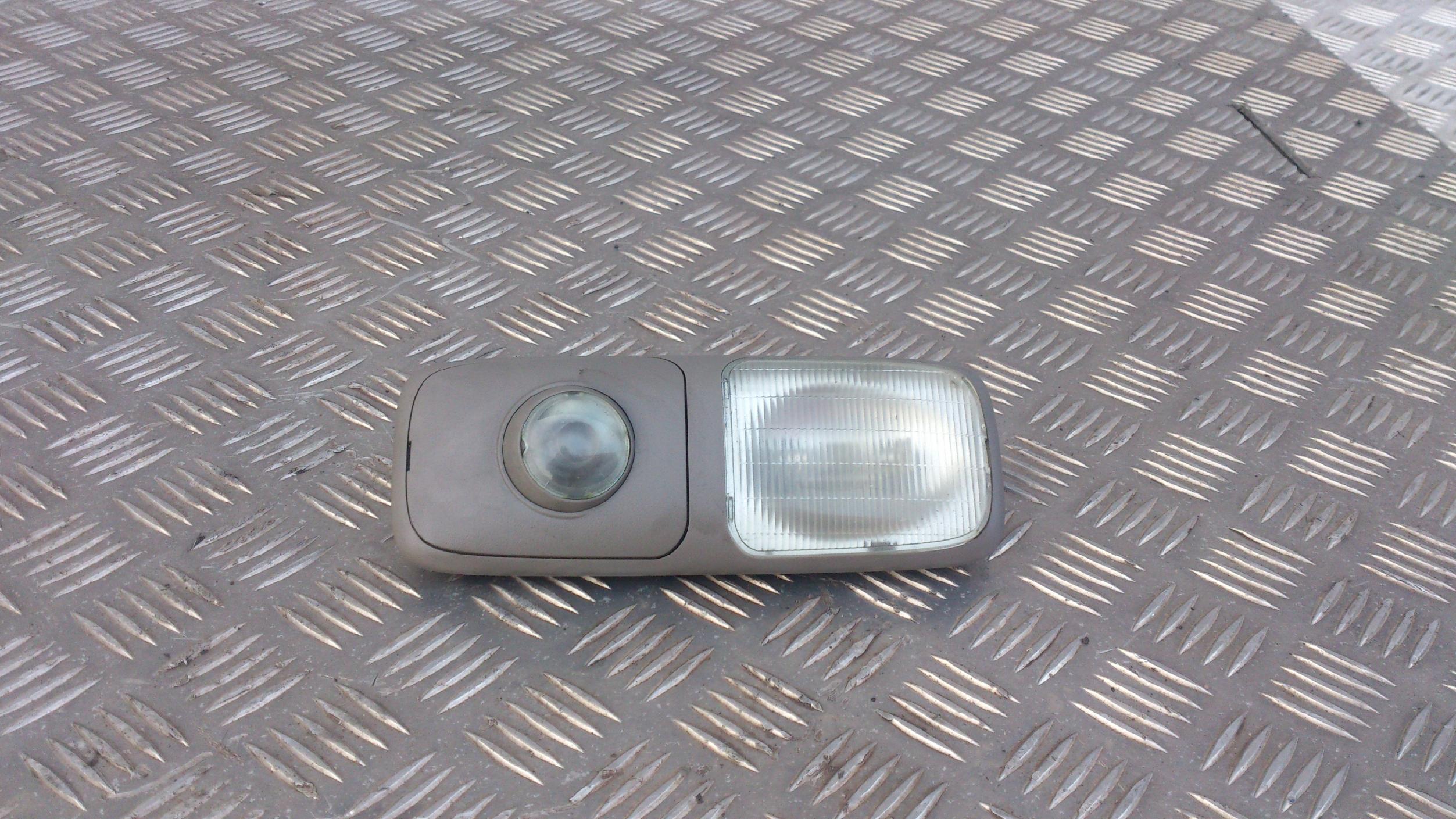 LAMPA LAMPKA OŚWIETLENIA WNETRZA KABINY DAF XF 105 - obrazek 2