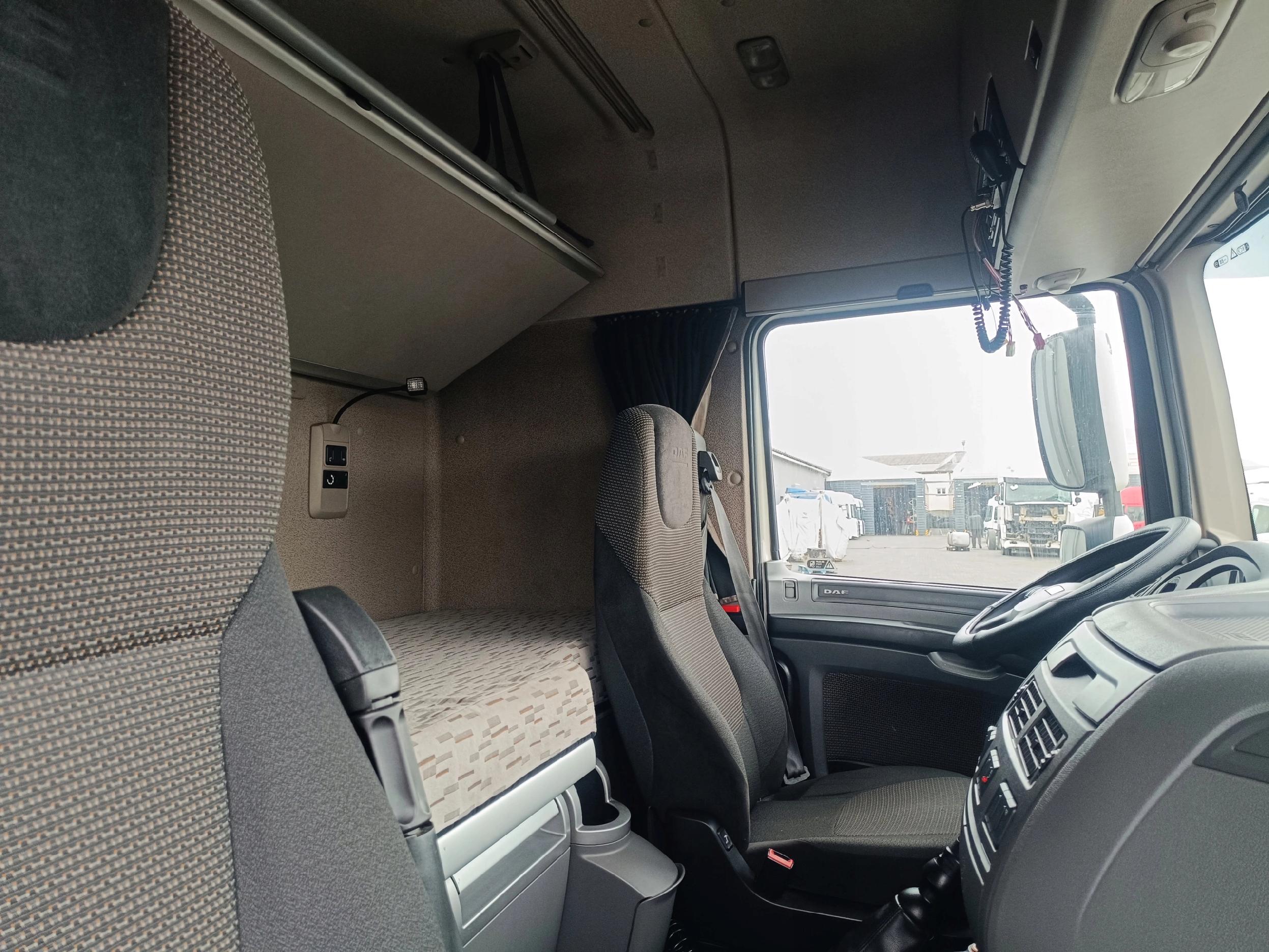KABINA DAF XF 106 - obrazek 9