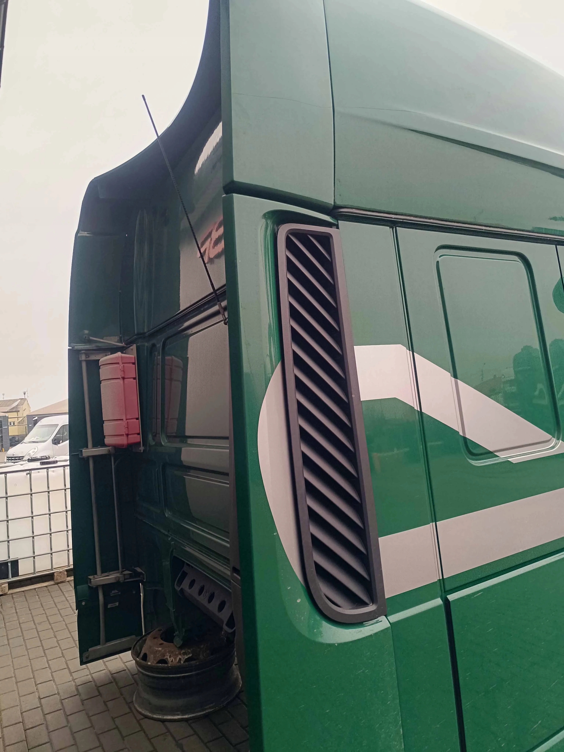 KABINA DAF XF 106 - obrazek 2