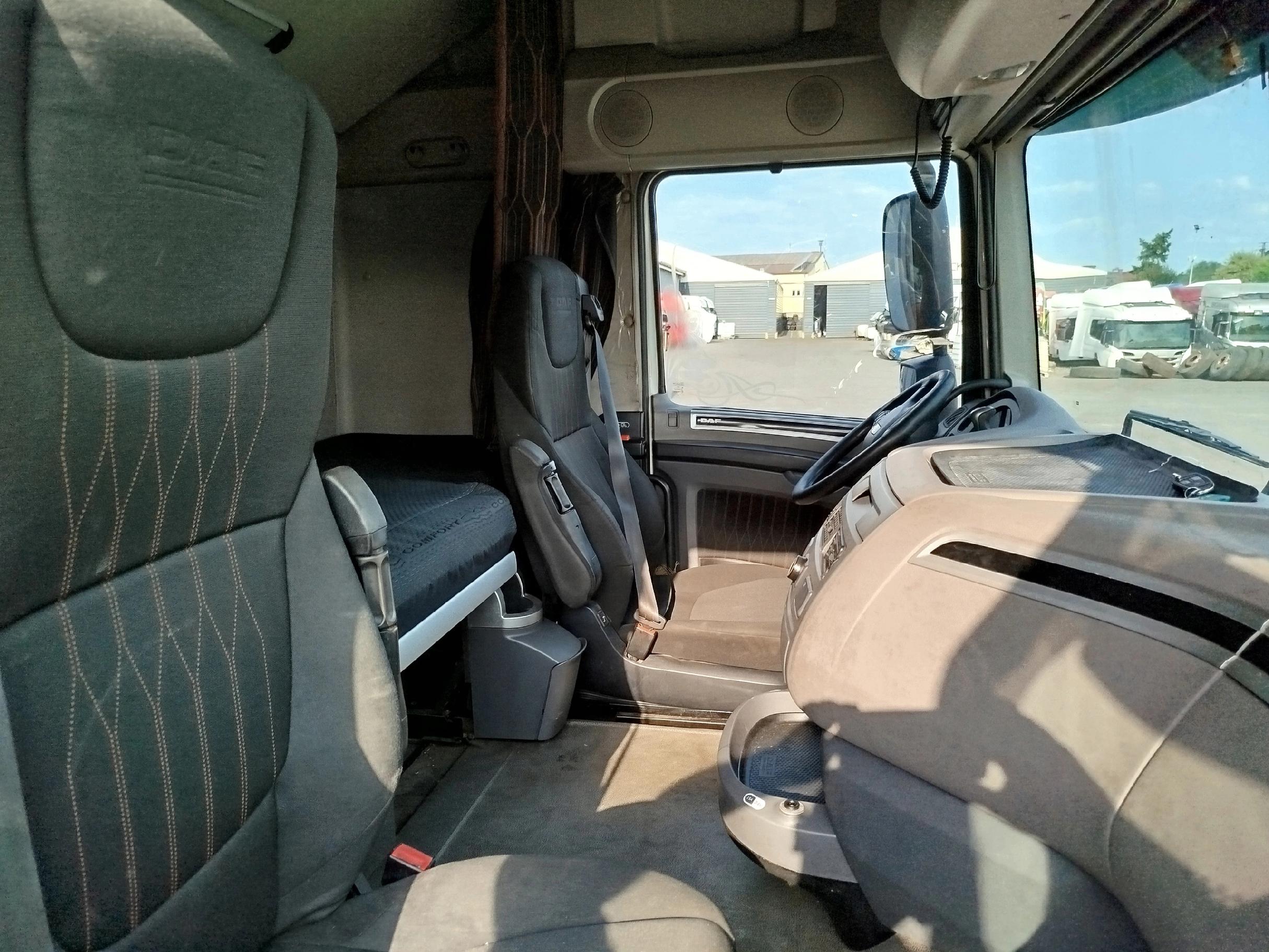 KABINA DAF XF 106 LIFT - obrazek 9