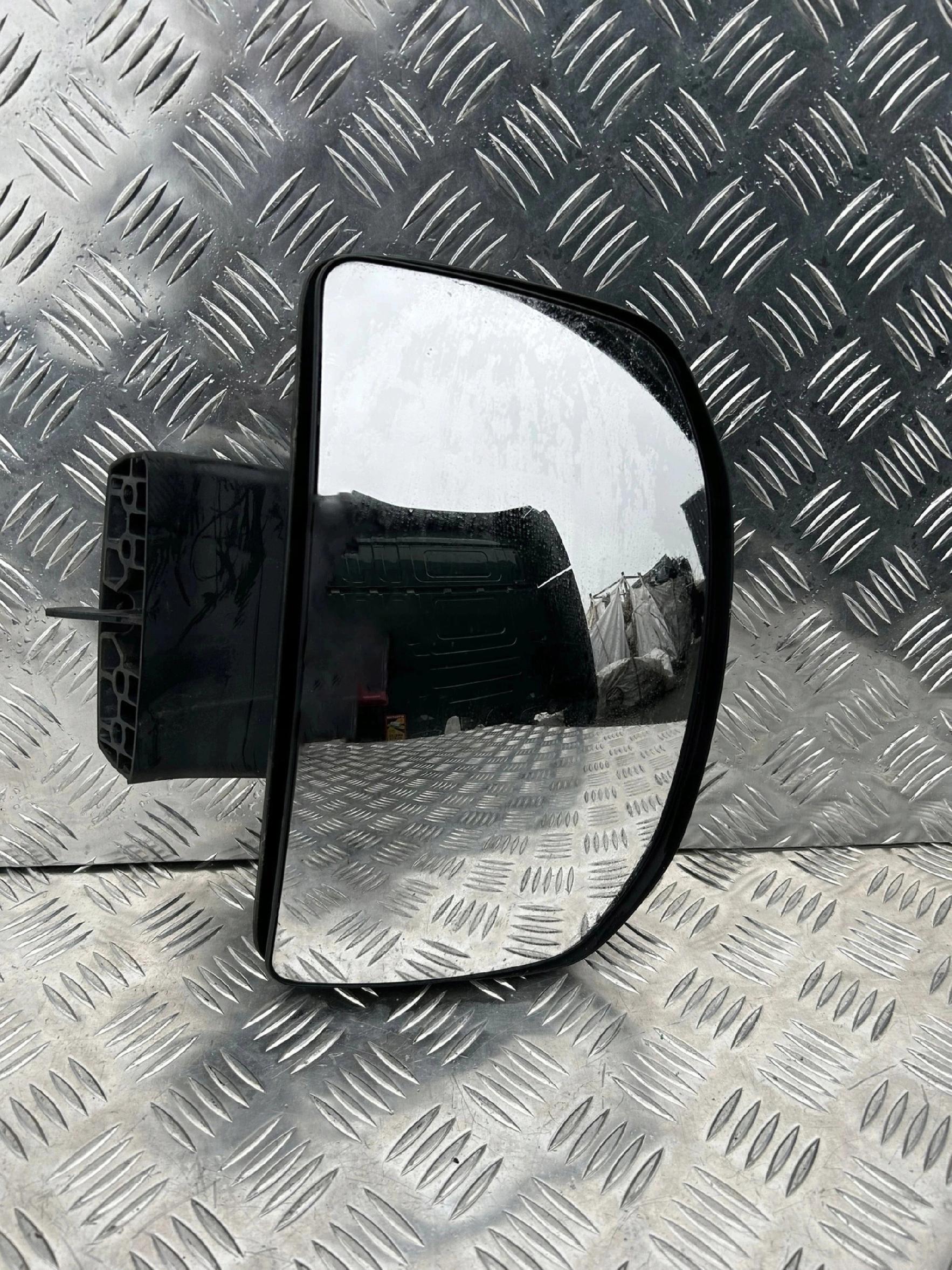 LUSTERKO ZEWNĘTRZNE KRAWEŻNIKOWE SCANIA NEXT GEN NTG