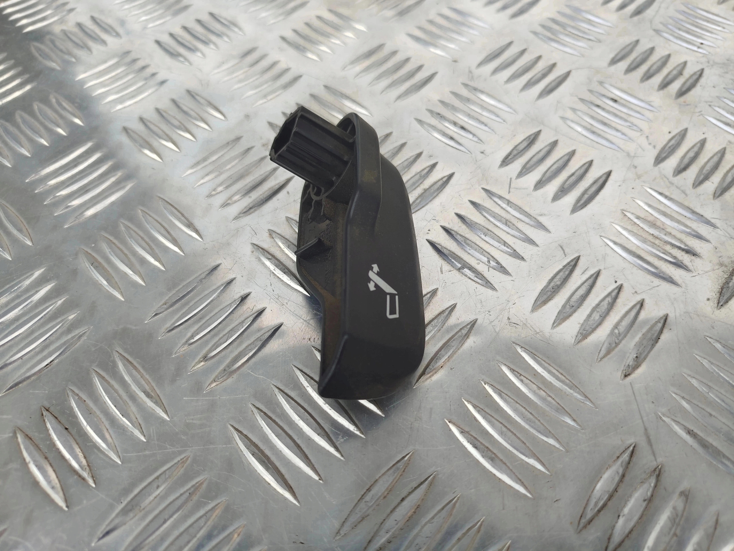 UCHWYT POCHYŁU OPARCIA FOTELA RECARO SCANIA NTG - obrazek 2