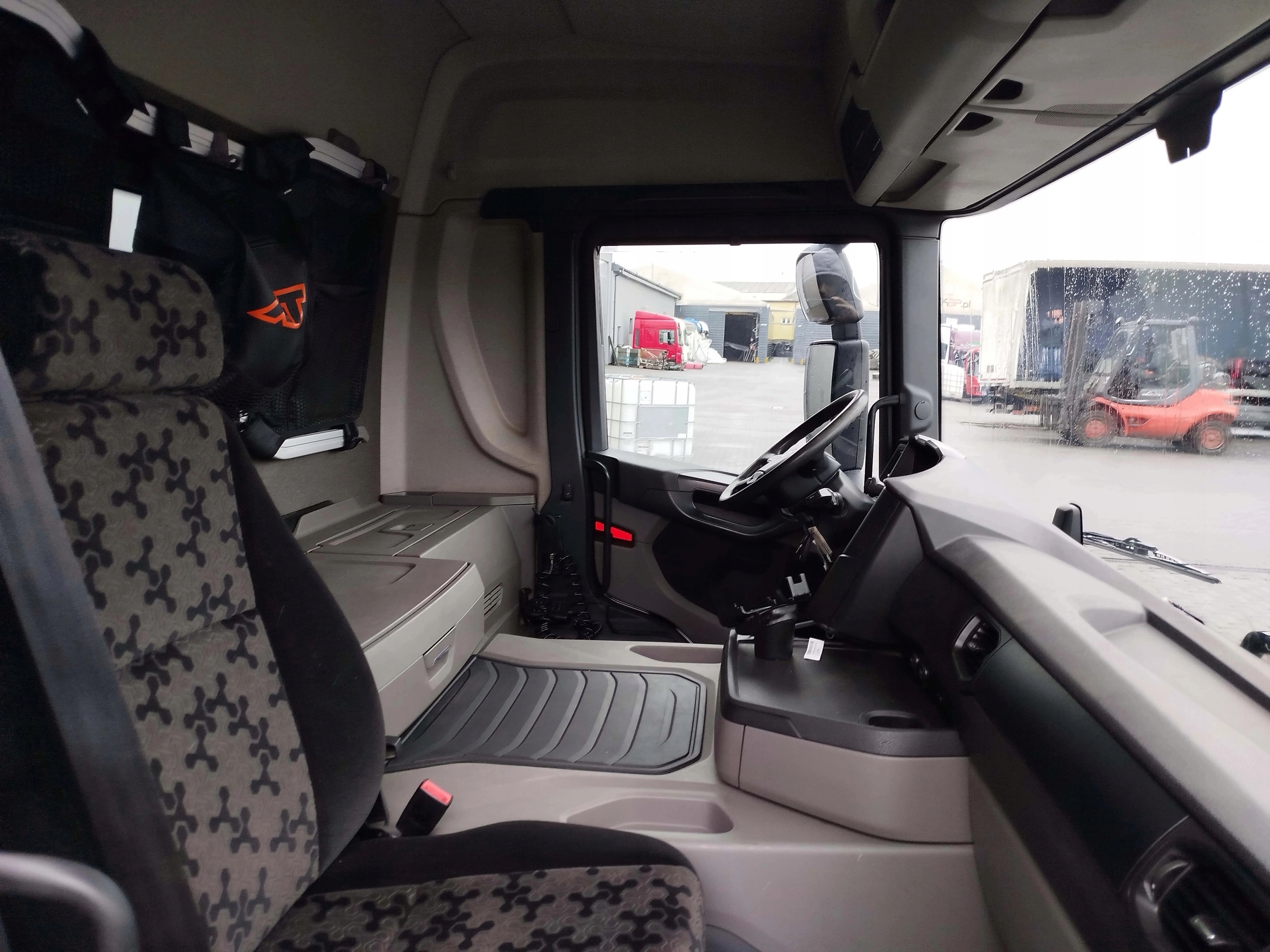 KABINA SCANIA G CG17 XT NTG - obrazek 9