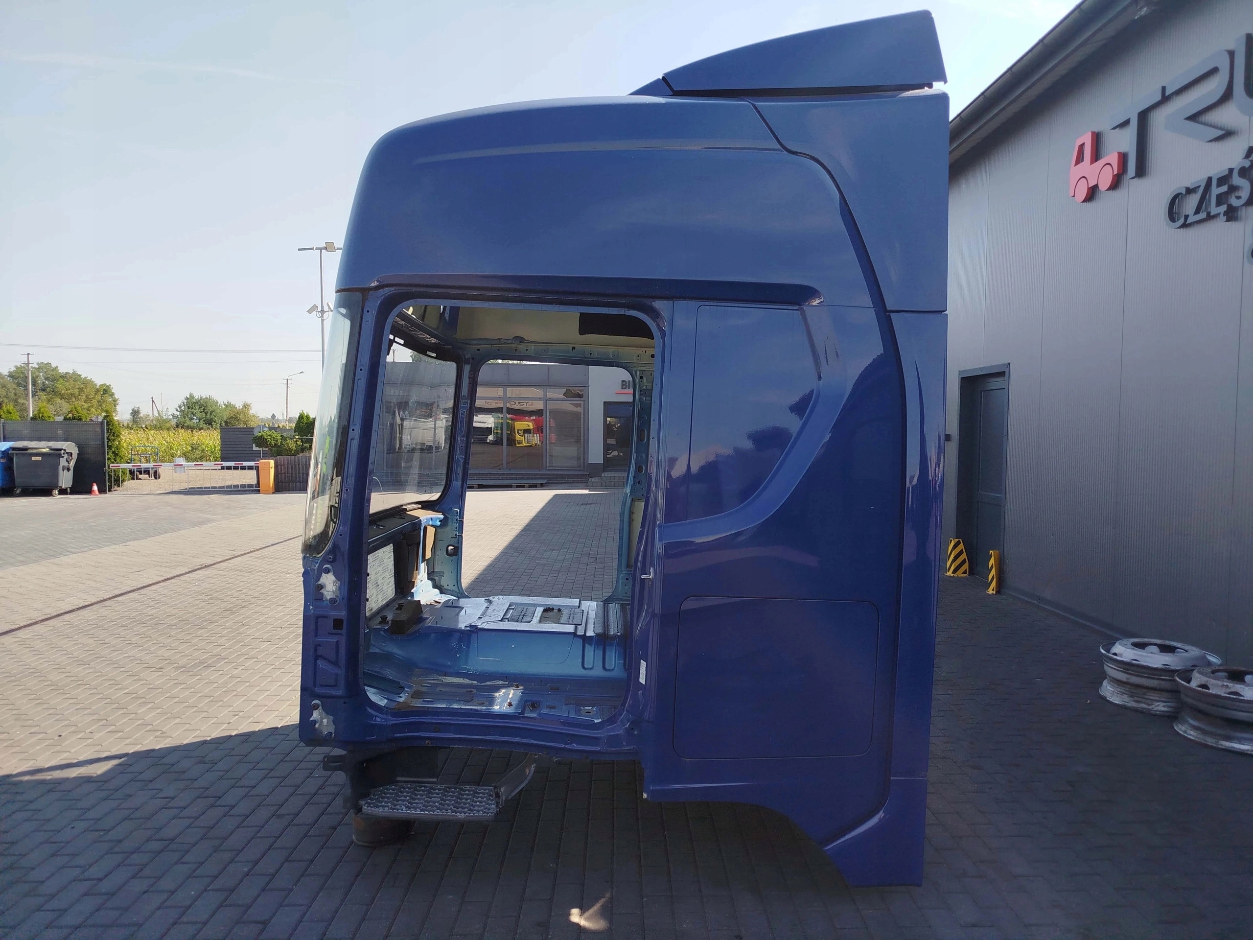 KABINA GOŁA SCANIA R NTG - obrazek 6