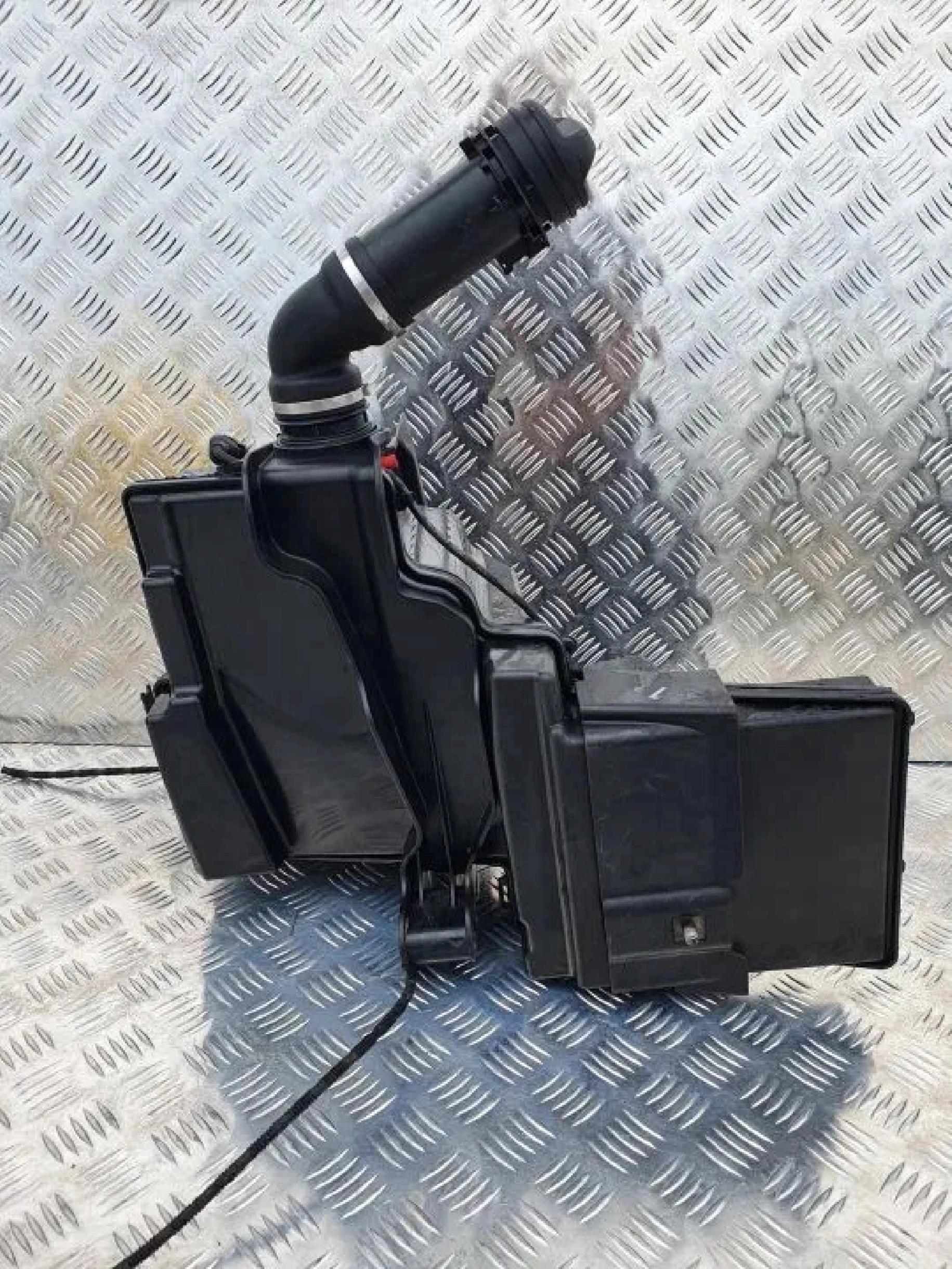 ZBIORNICZEK ZBIORNIK PŁYNU SPRYSKIWACZY SCANIA NTG - obrazek 2