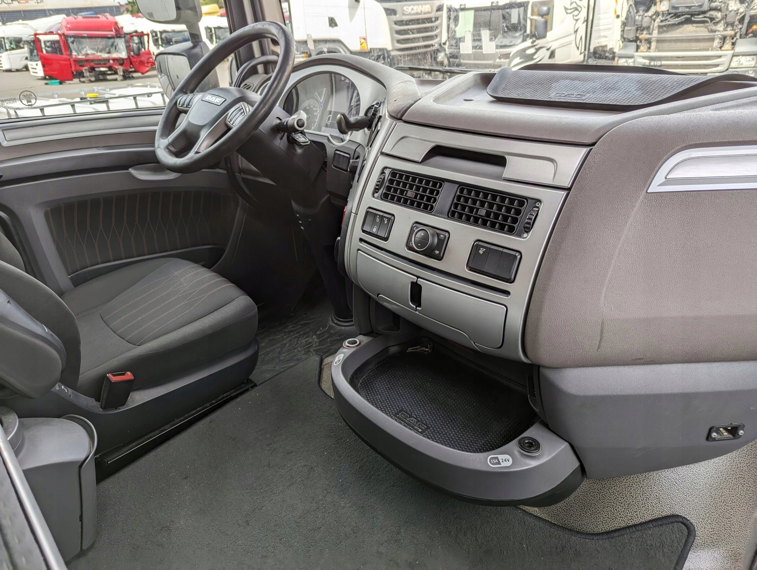 KABINA DAF XF 106 LIFT 2018 ROK - obrazek 9