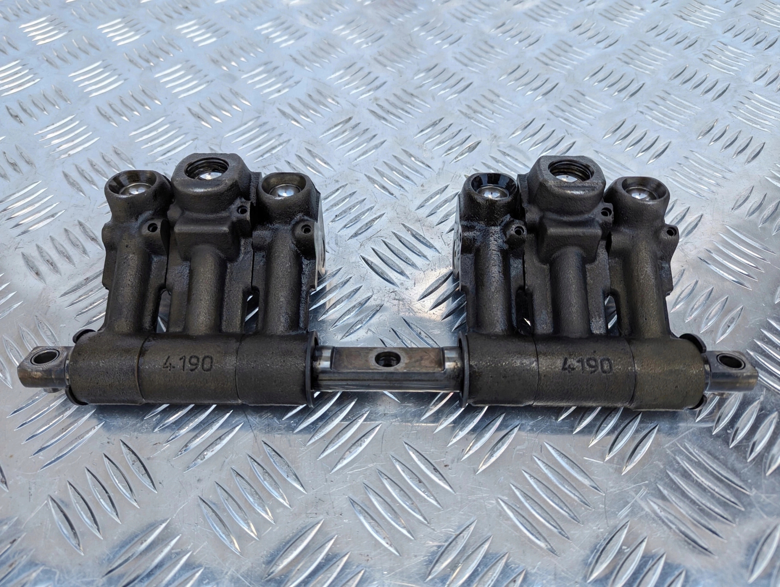 ROLKI POPYCHACZY SCANIA HPI