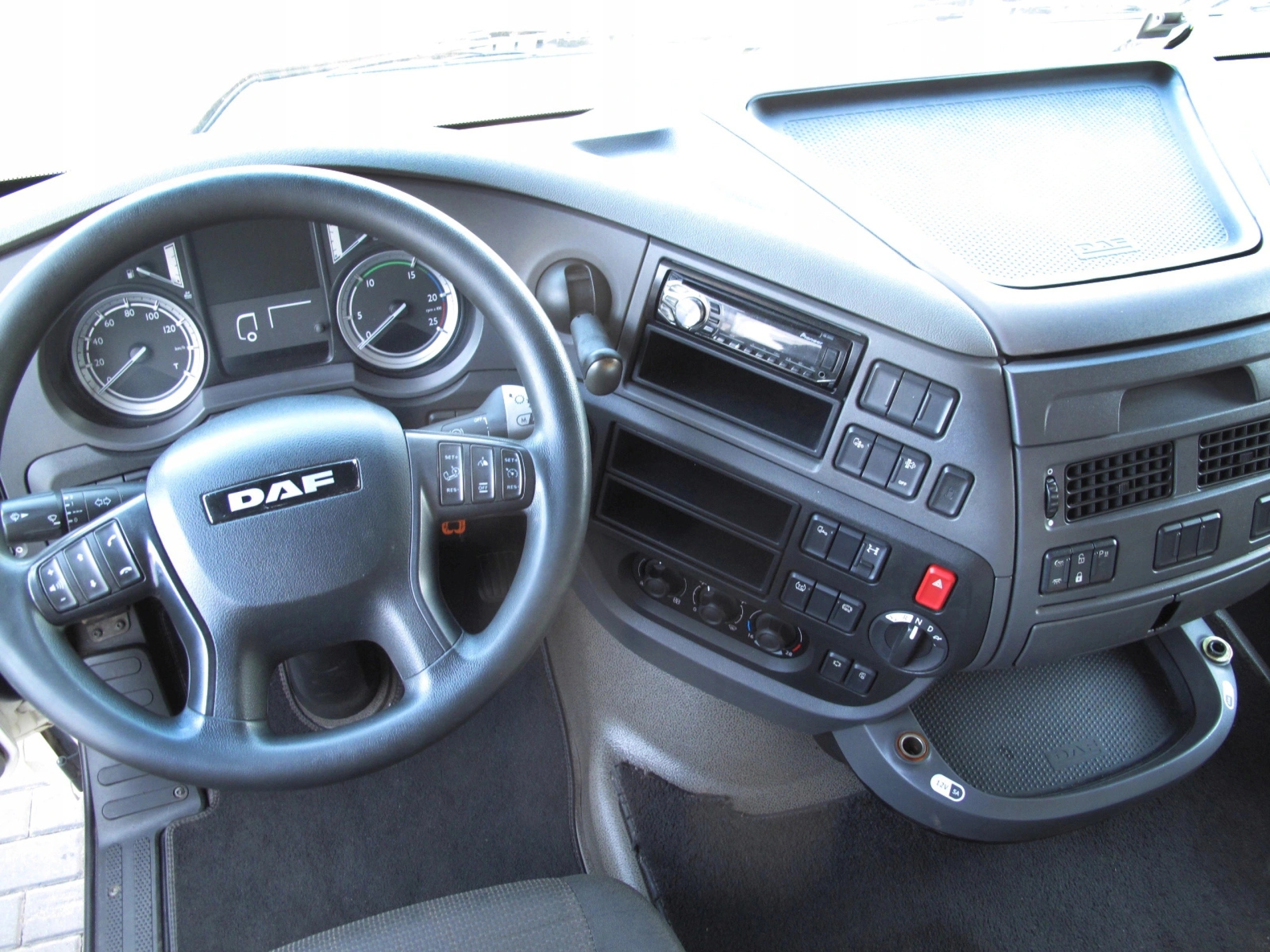 KABINA DAF XF 106 EURO 6 SSC AUTOMAT - obrazek 6