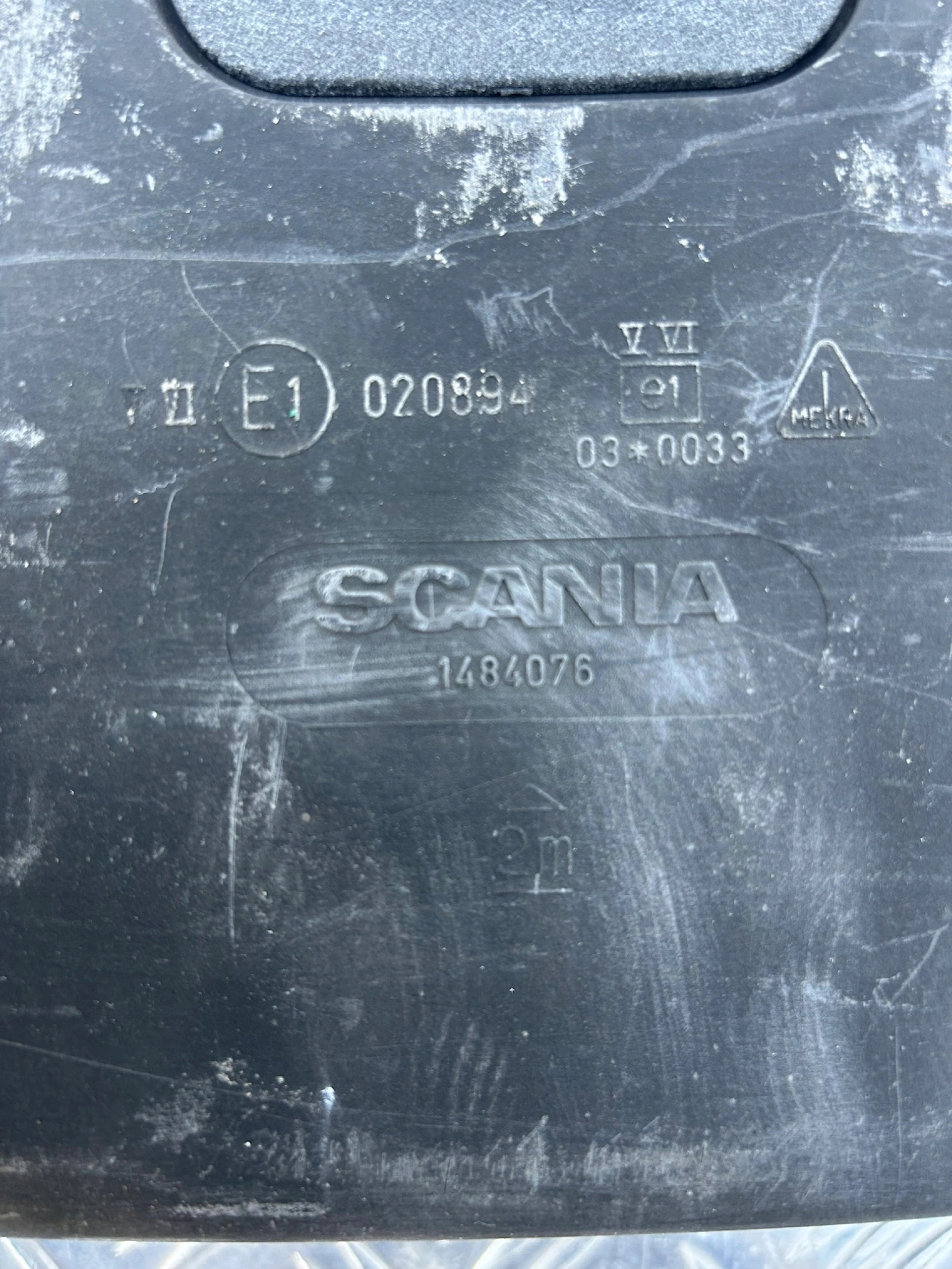 LUSTERKO ZEWNĘTRZNE KRAWEŻNIKOWE SCANIA R - obrazek 2