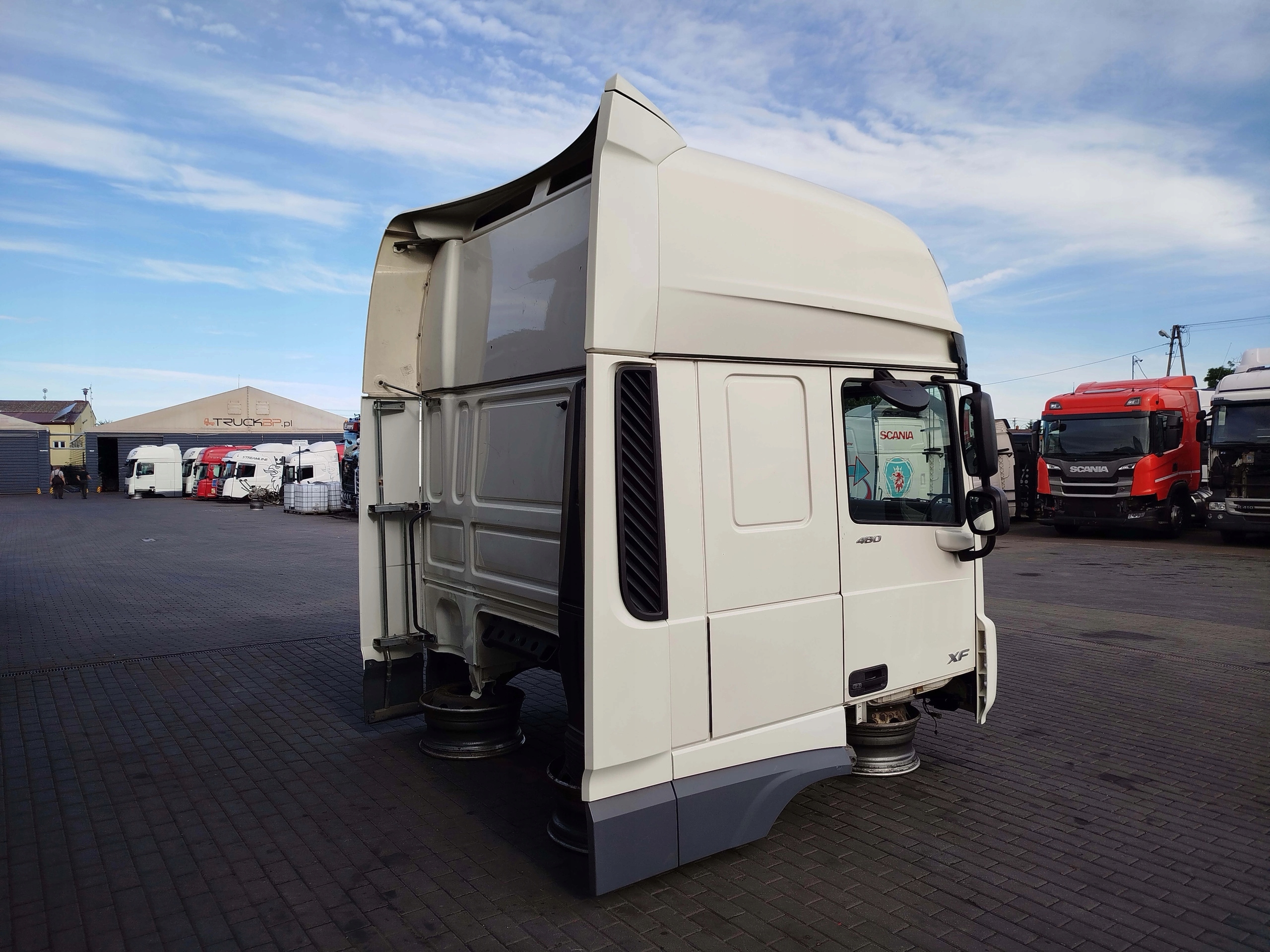 KABINA DAF XF 106 LIFT - obrazek 4