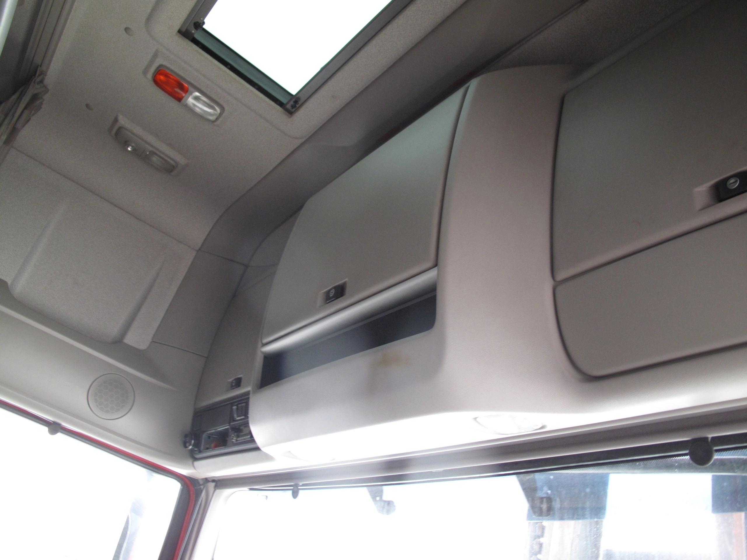 KABINA SUPER SPACE CAB DAF XF 106 EURO 6 - obrazek 13