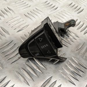 PRZYCISKI STEROWANIA W KIEROWNICY SCANIA R