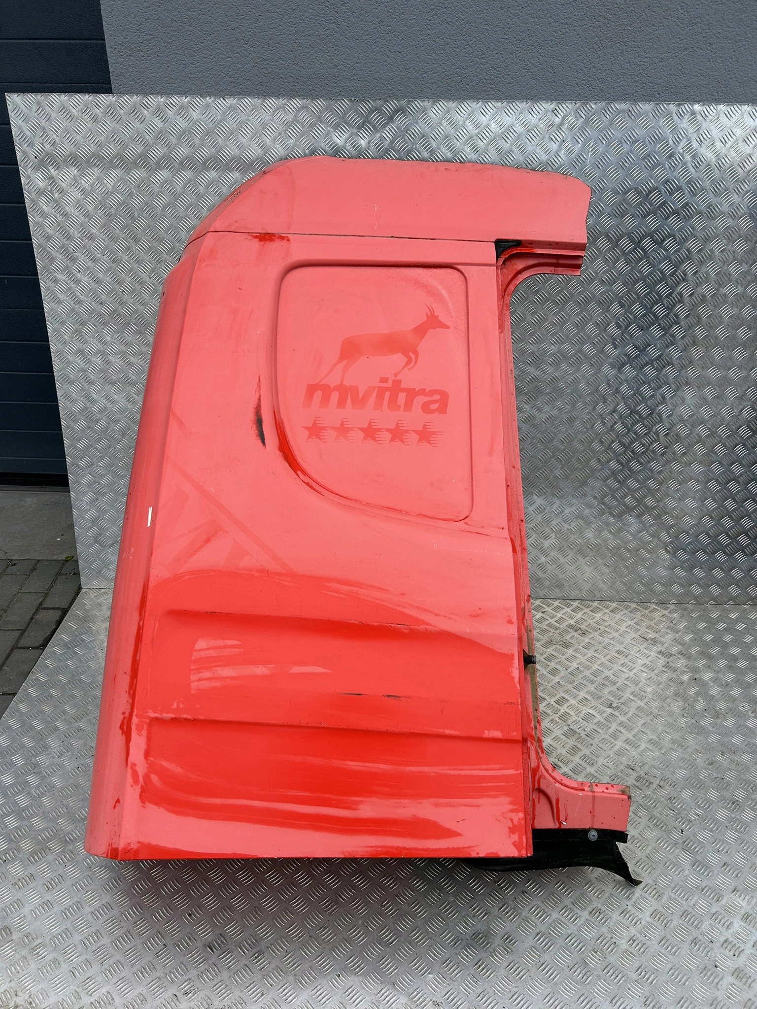 ĆWIARTKA KABINY SCANIA CR19