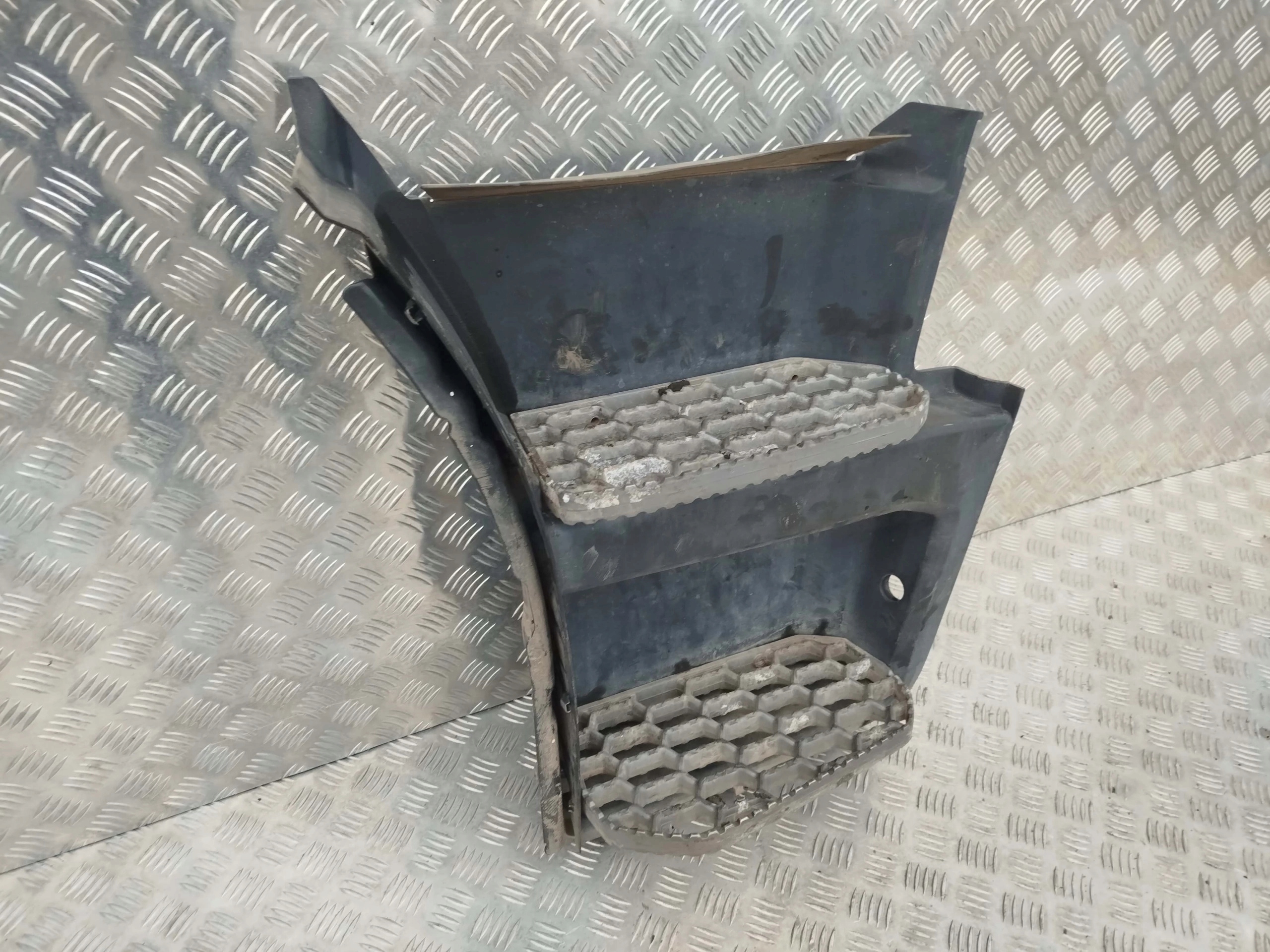 STOPIEŃ STOPNICA PRAWA SCANIA G XT NTG - obrazek 3