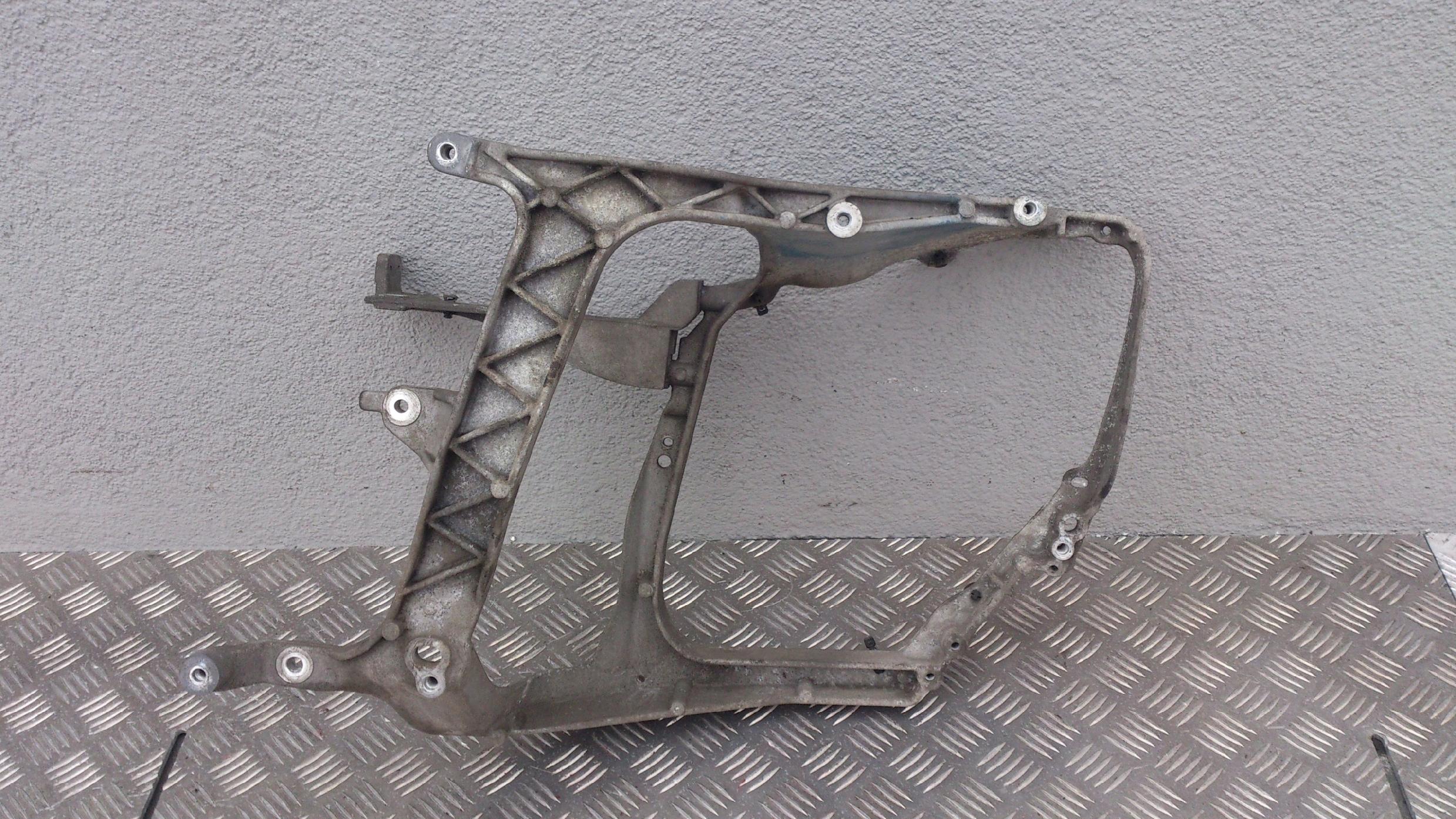 MOCOWANIE REFLEKTORA LAMPY LEWY DAF CF - obrazek 4