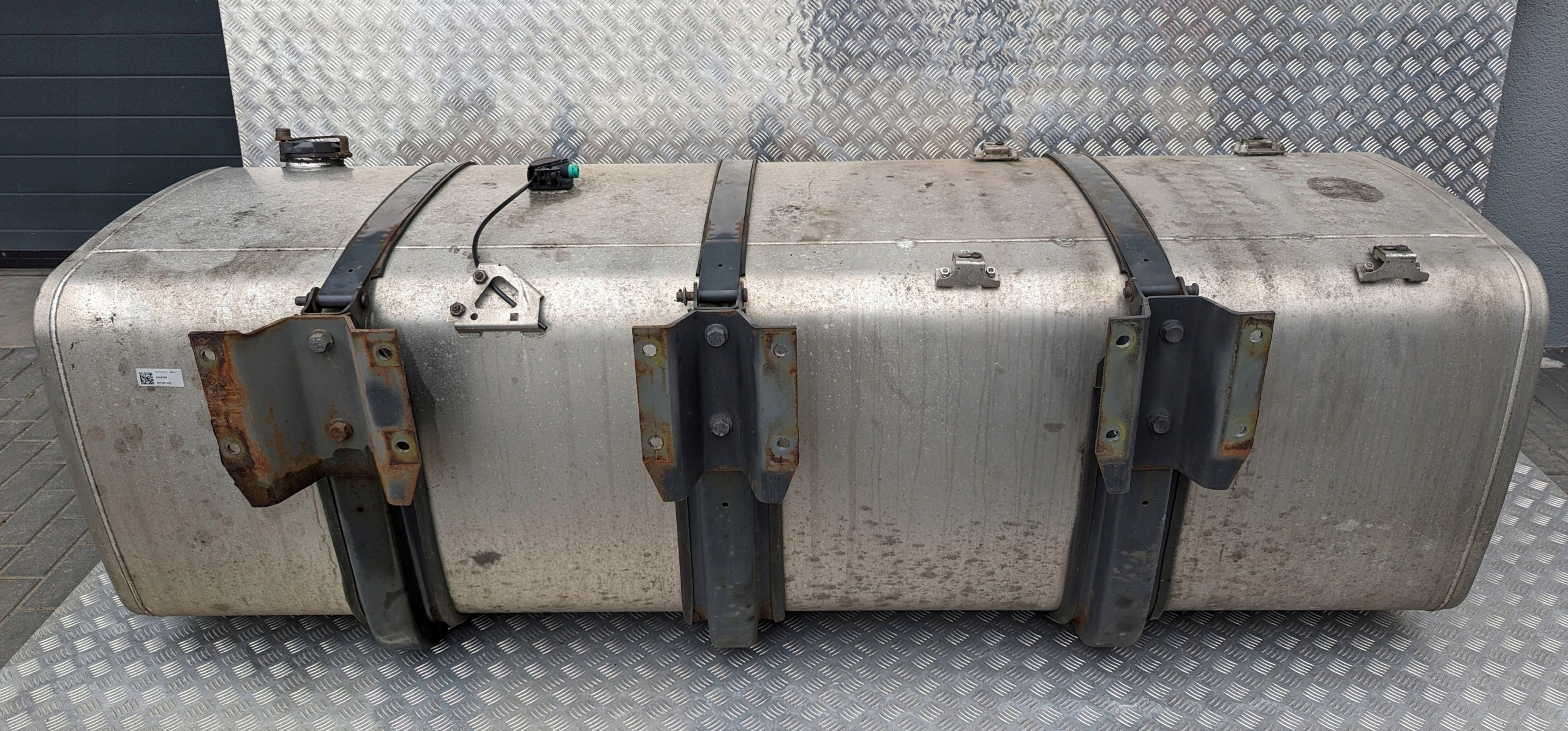 ZBIORNIK PALIWA 1000 LITRÓW DAF XF 106 2014 ROK - obrazek 2