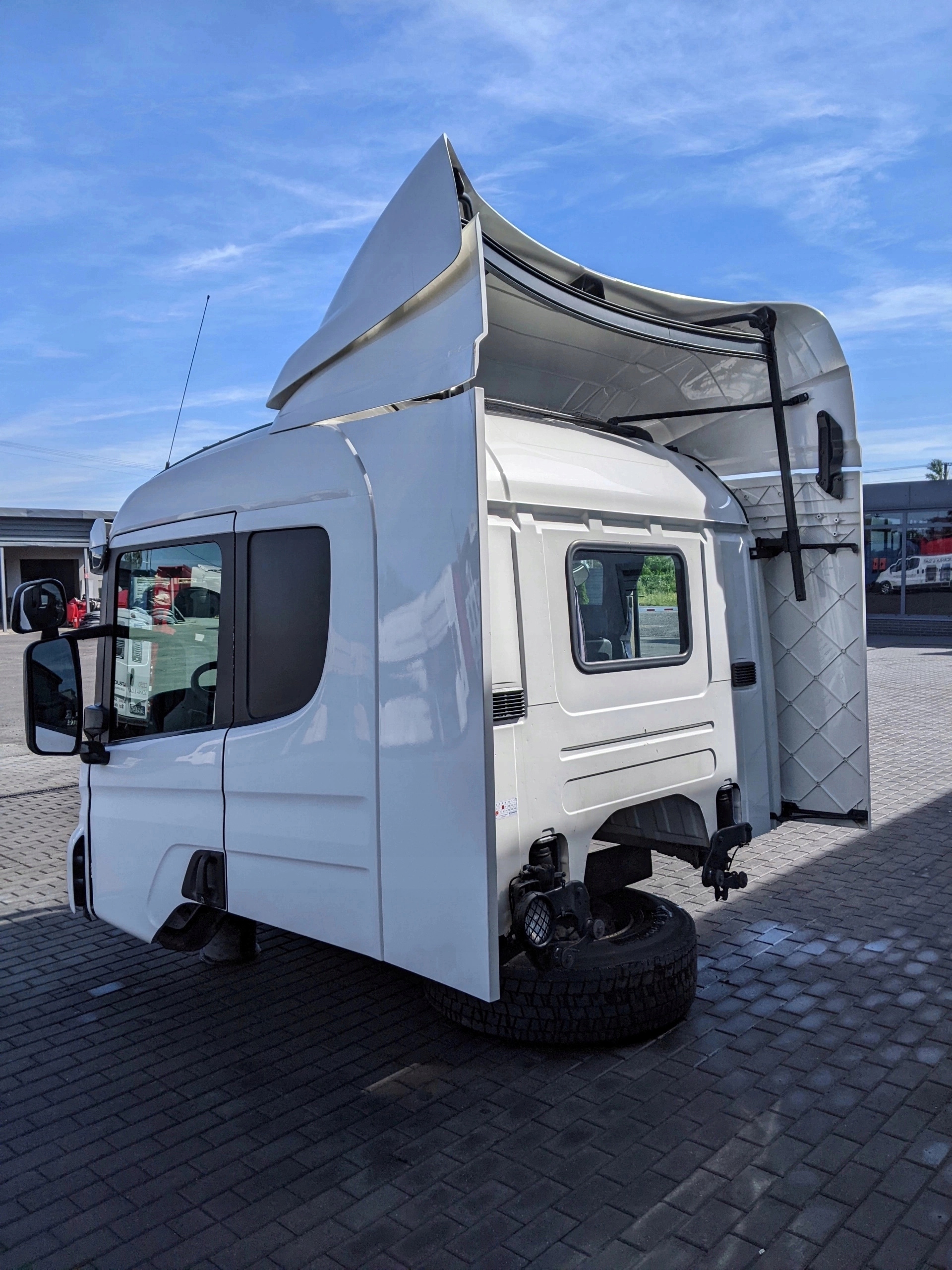 KABINA SCANIA STREAMLINE CP19 2017 ROK - obrazek 4