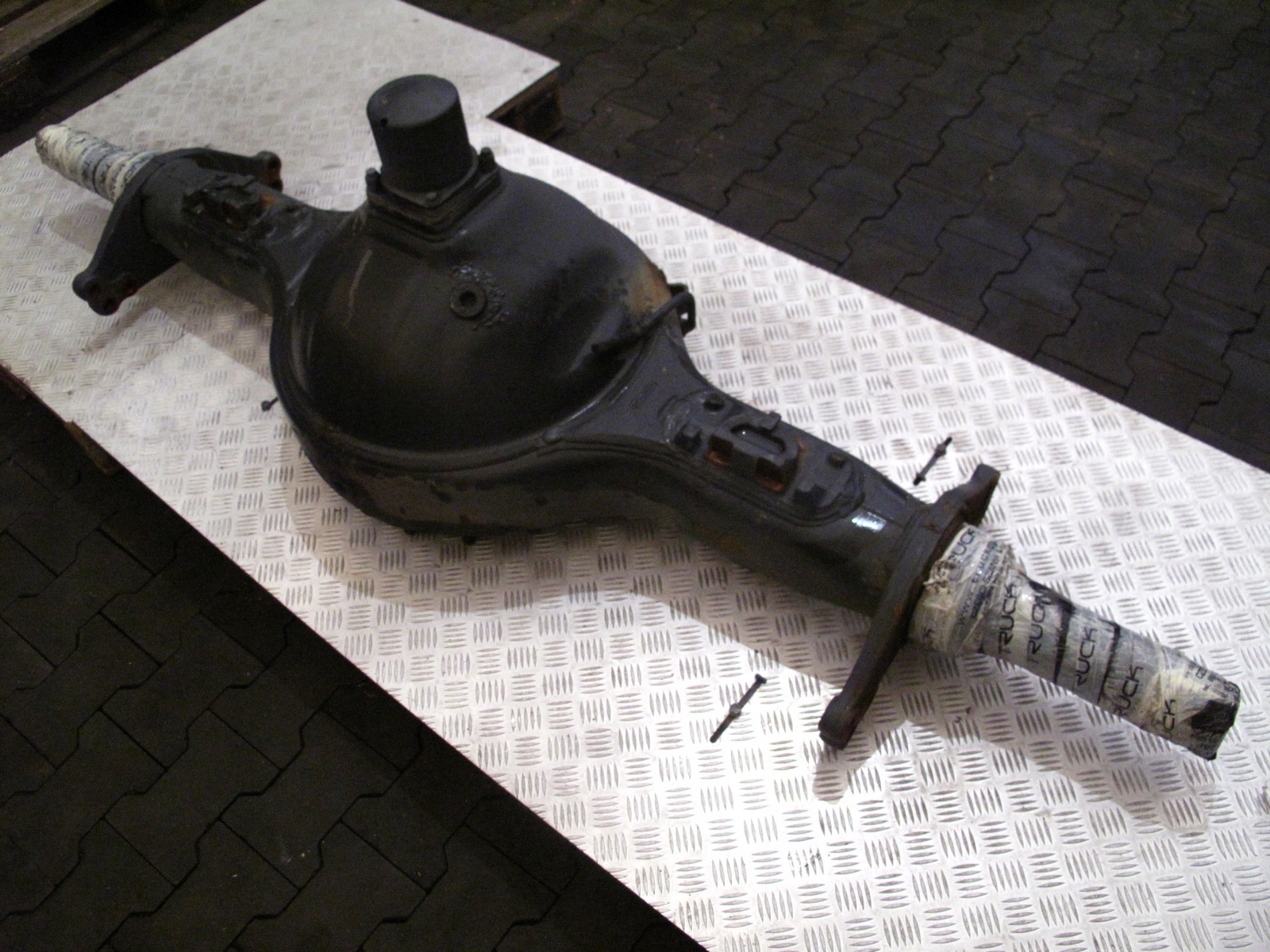 OBUDOWA POCHWA MOSTU SCANIA 4 R - obrazek 2