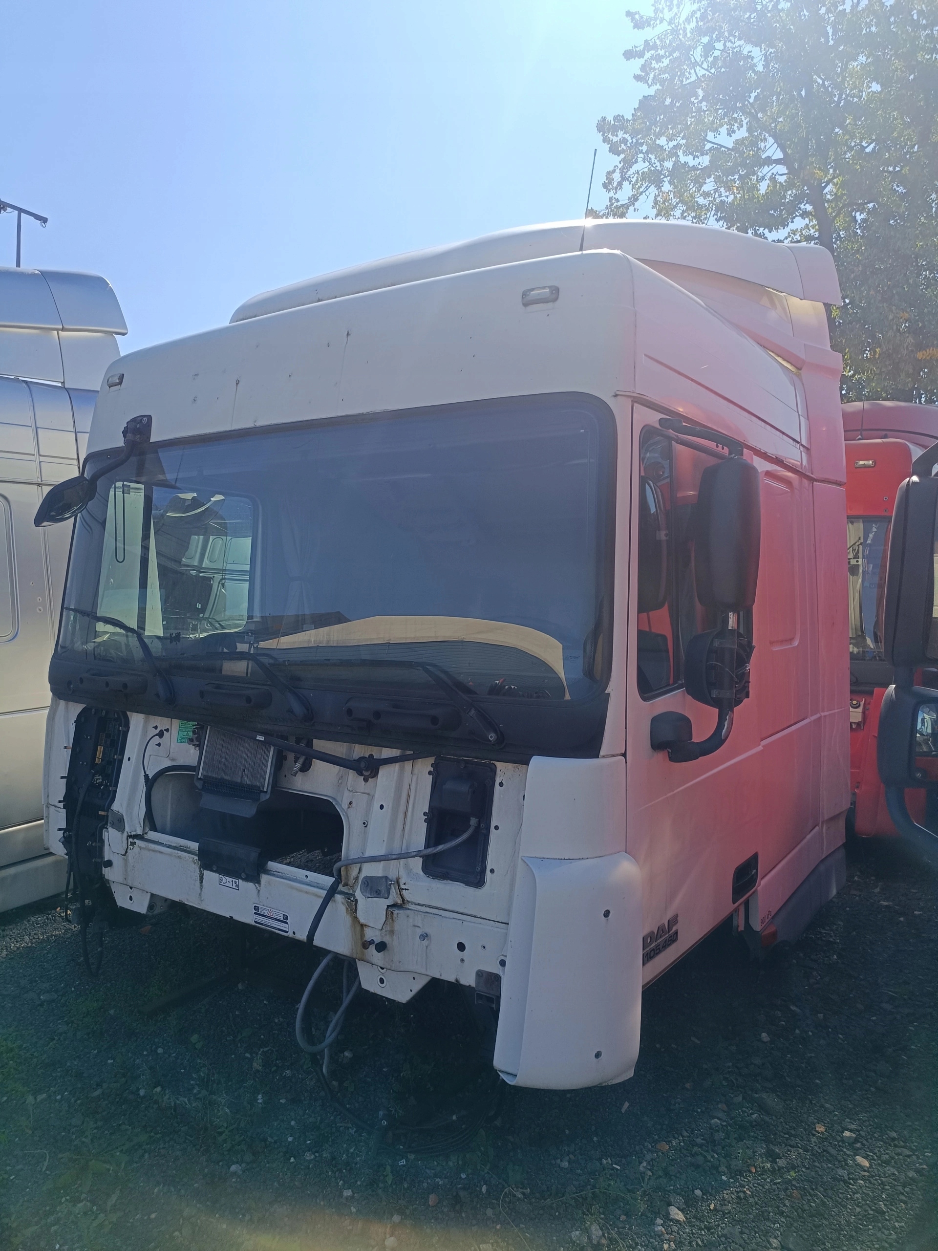 KABINA DAF XF 105 RÓŻNE RODZAJE WYPRZEDAŻ - obrazek 3