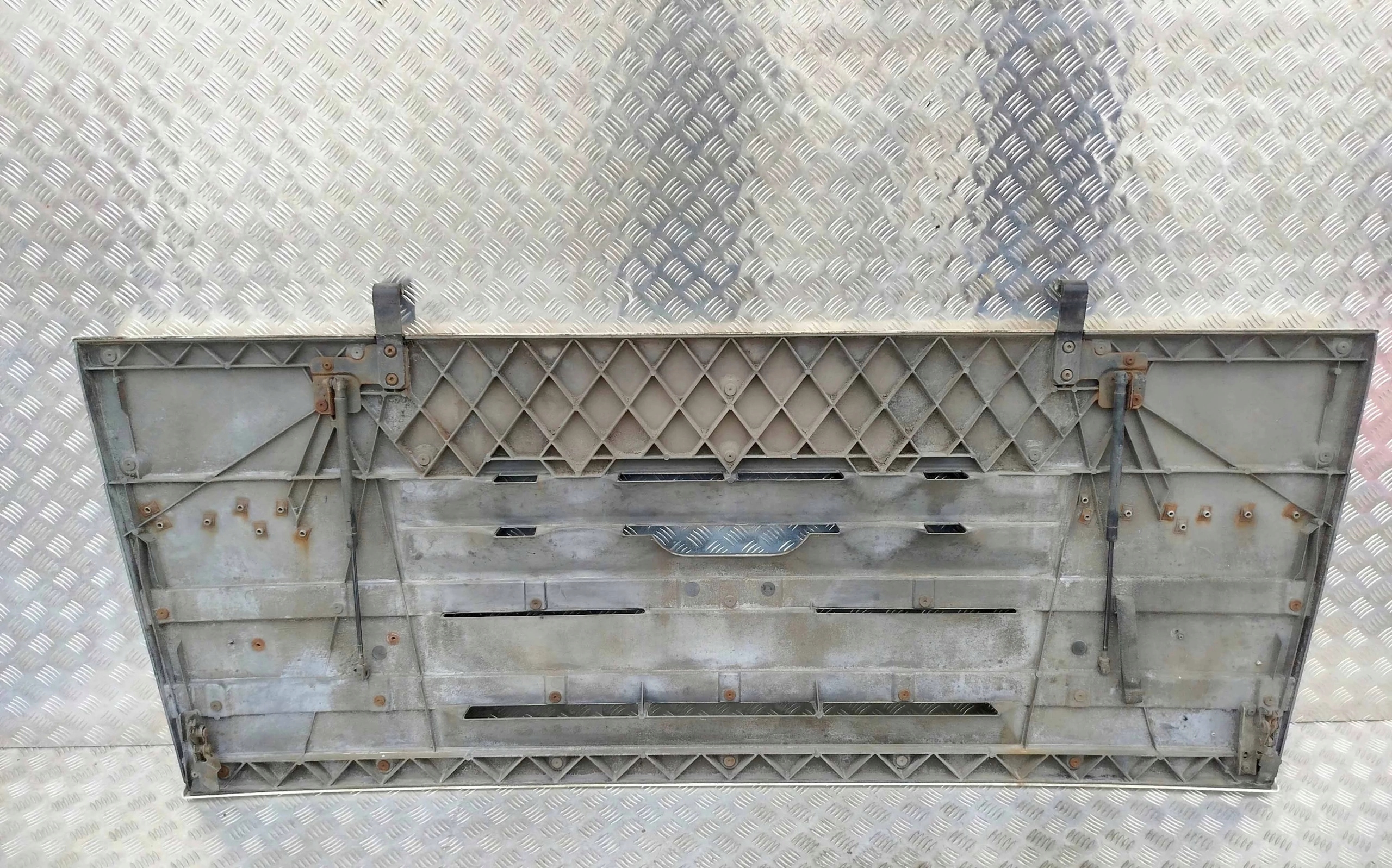 ATRAPA GÓRNA MASKA DAF XF 106 - obrazek 3