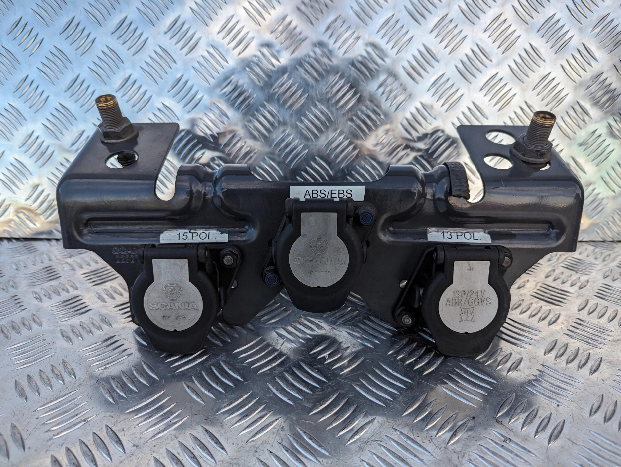 WSPORNIK GNIAZDA PRZEWODÓW SCANIA NTG - obrazek 2