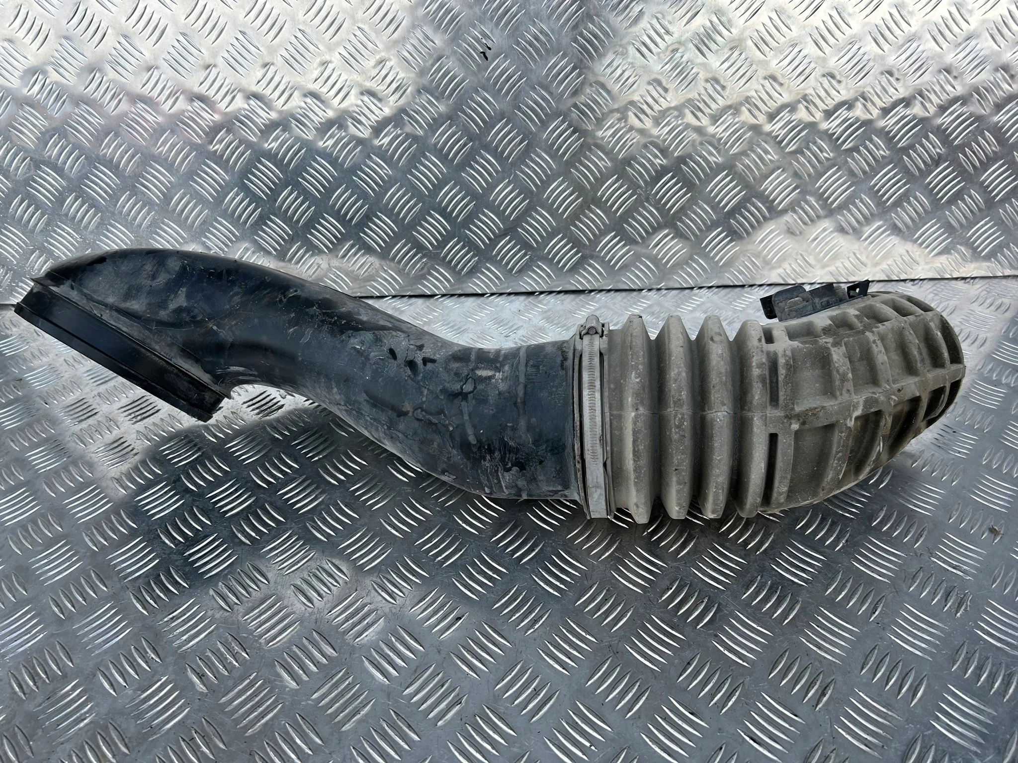 RURA FAJKA DOLOT POWIETRZA INTERCOOLERA SCANIA NTG