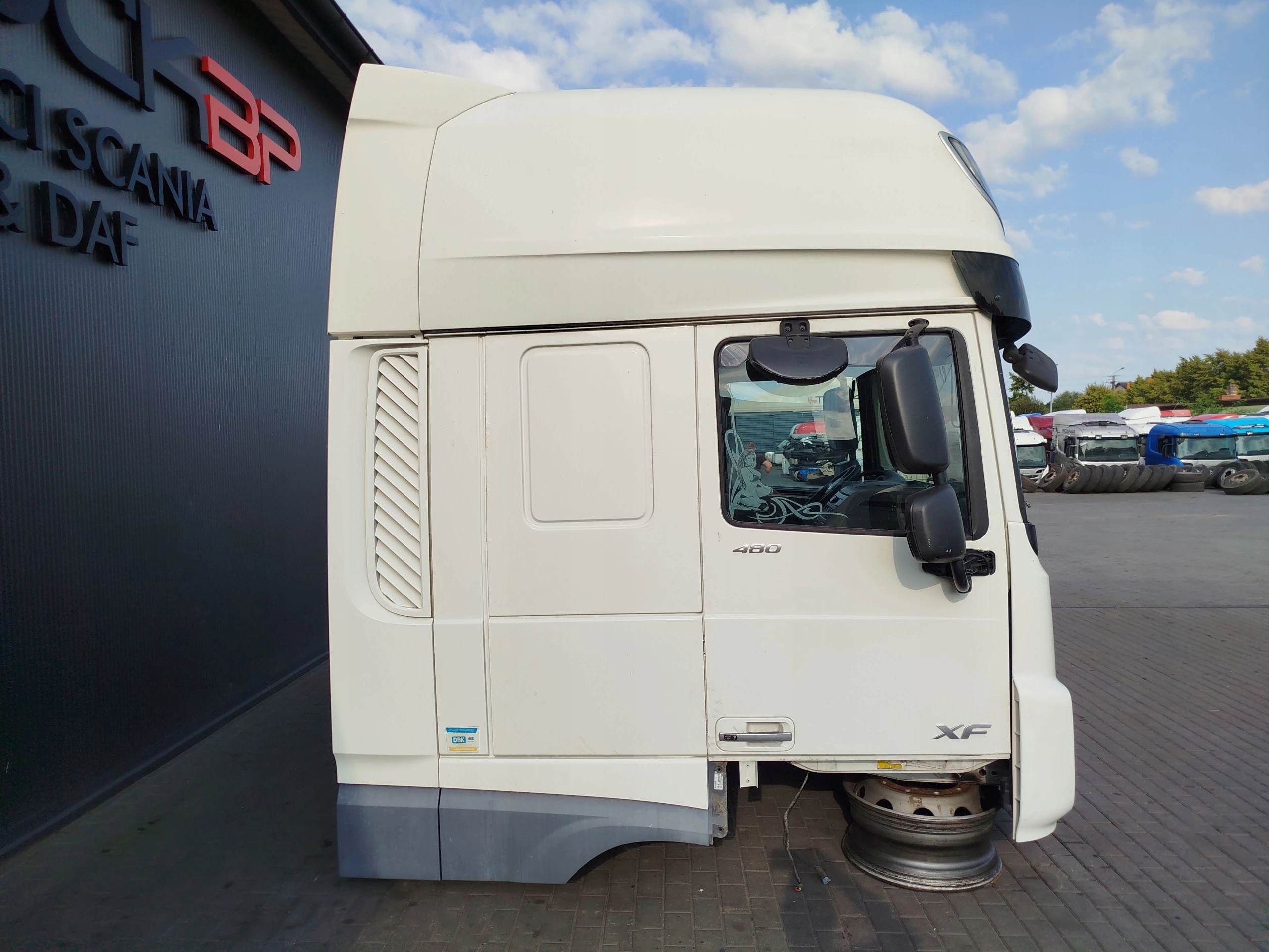 KABINA DAF XF 106 LIFT - obrazek 3