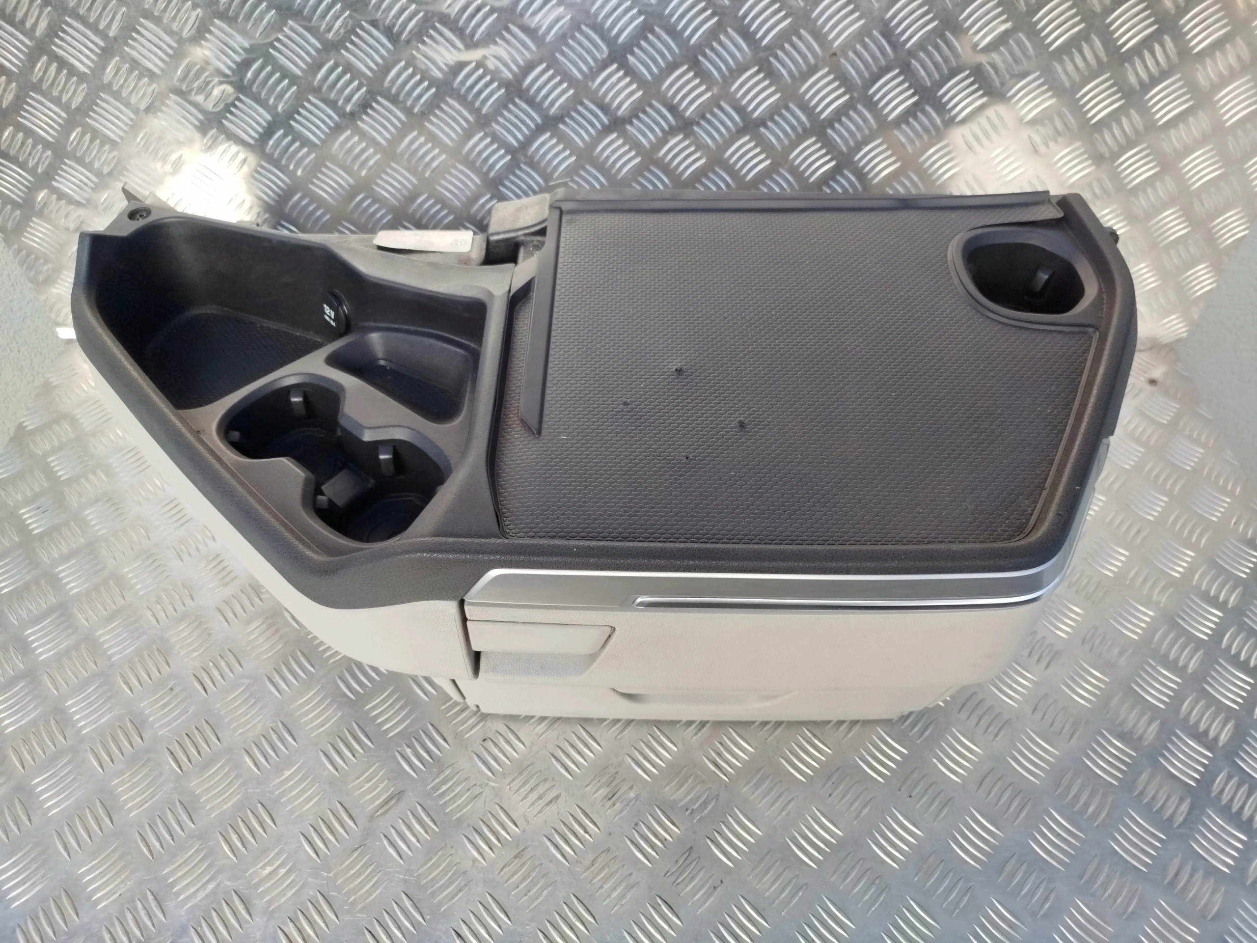 PÓŁKA SZUFLADA KOKPITU NA TUNEL ŚRODKOWY SCANIA R NTG - obrazek 3