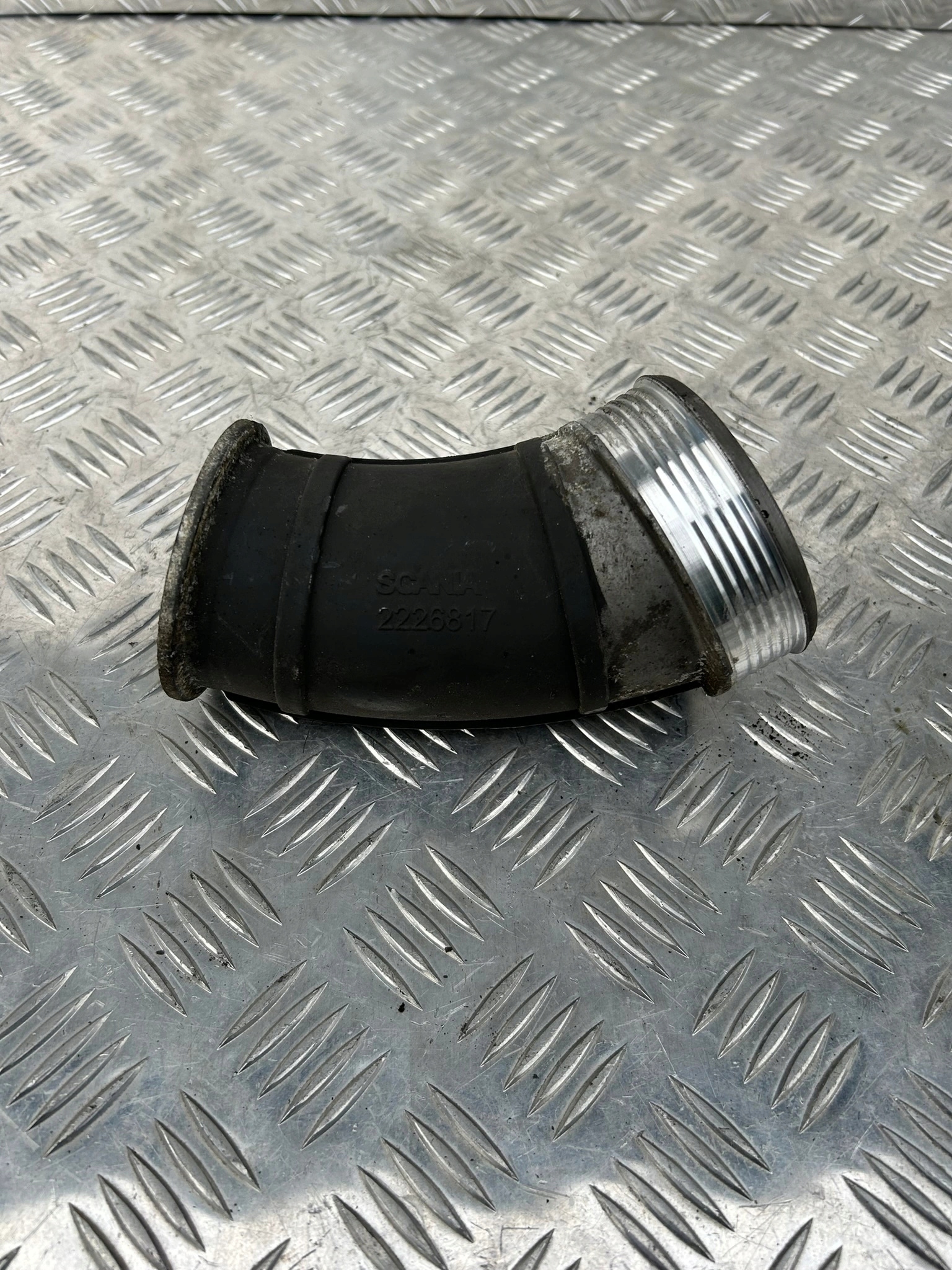 KOLANO RURA PRZEWÓD ŁĄCZNIK NA KOLEKTORZE SCANIA NEXT GEN NTG