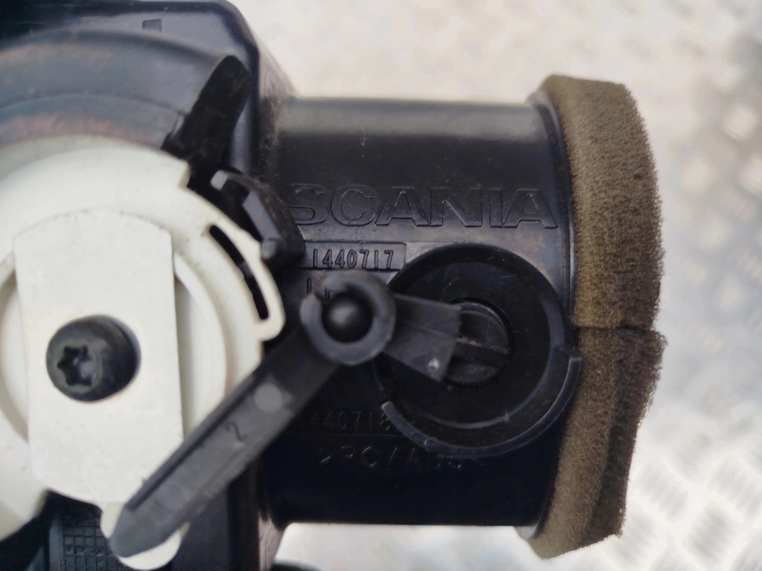 DYFUZOR KRATKA NAWIEWU LEWA SCANIA - obrazek 5