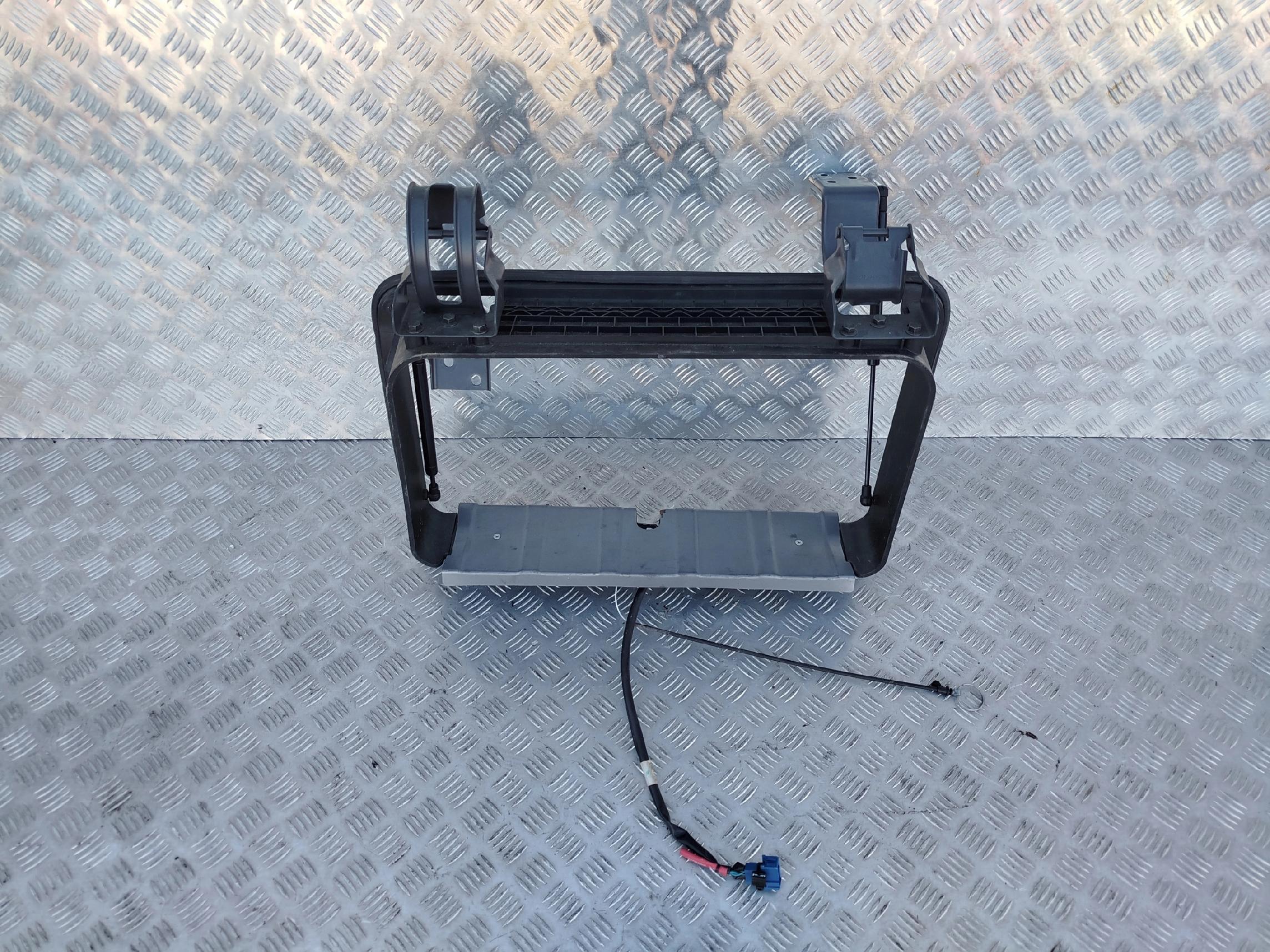 RAMKA SCHOWKA KABINY SCANIA G NTG - obrazek 2