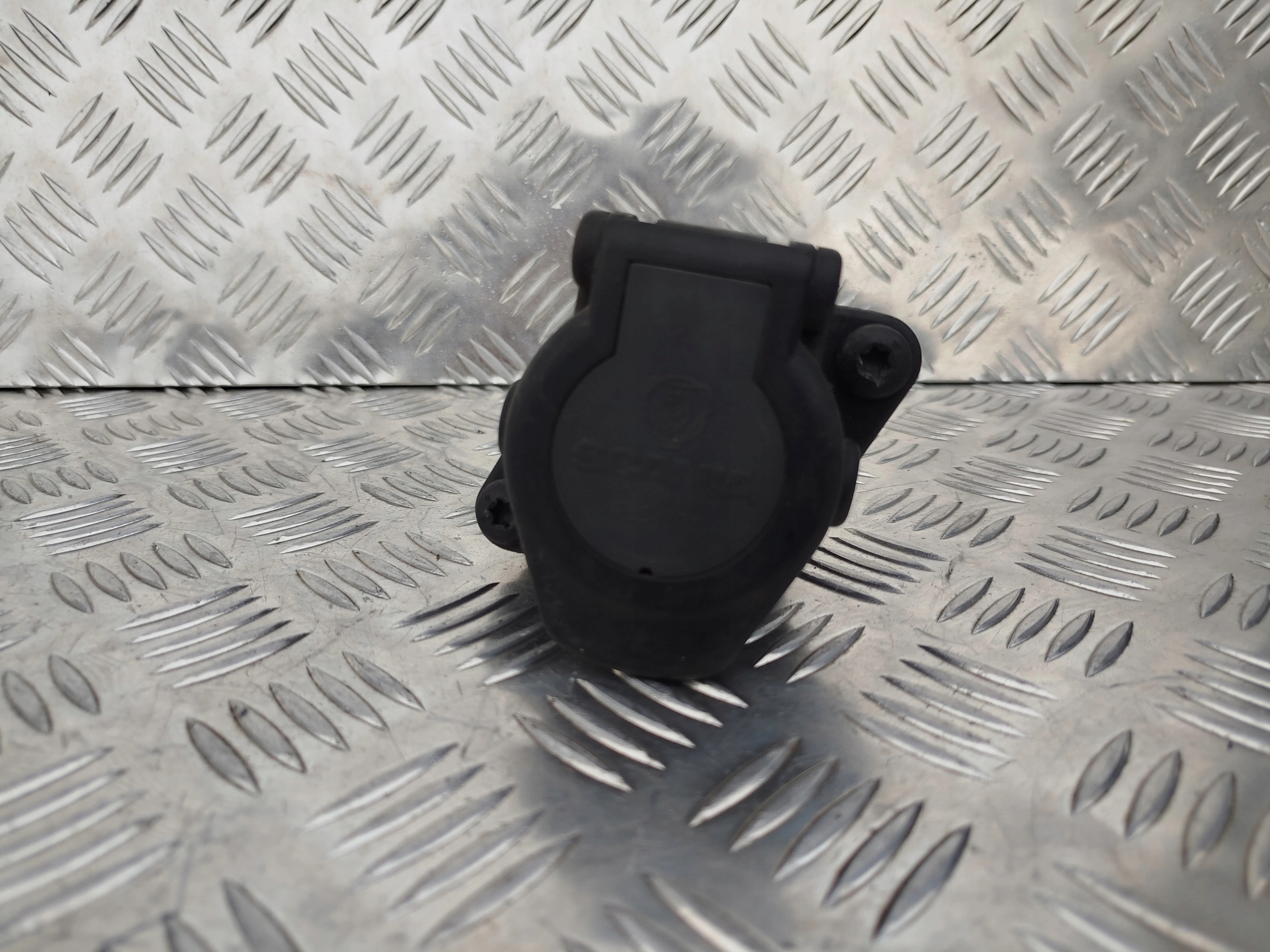 GNIAZDO INSTALACJI SCANIA STREAMLINE - obrazek 2