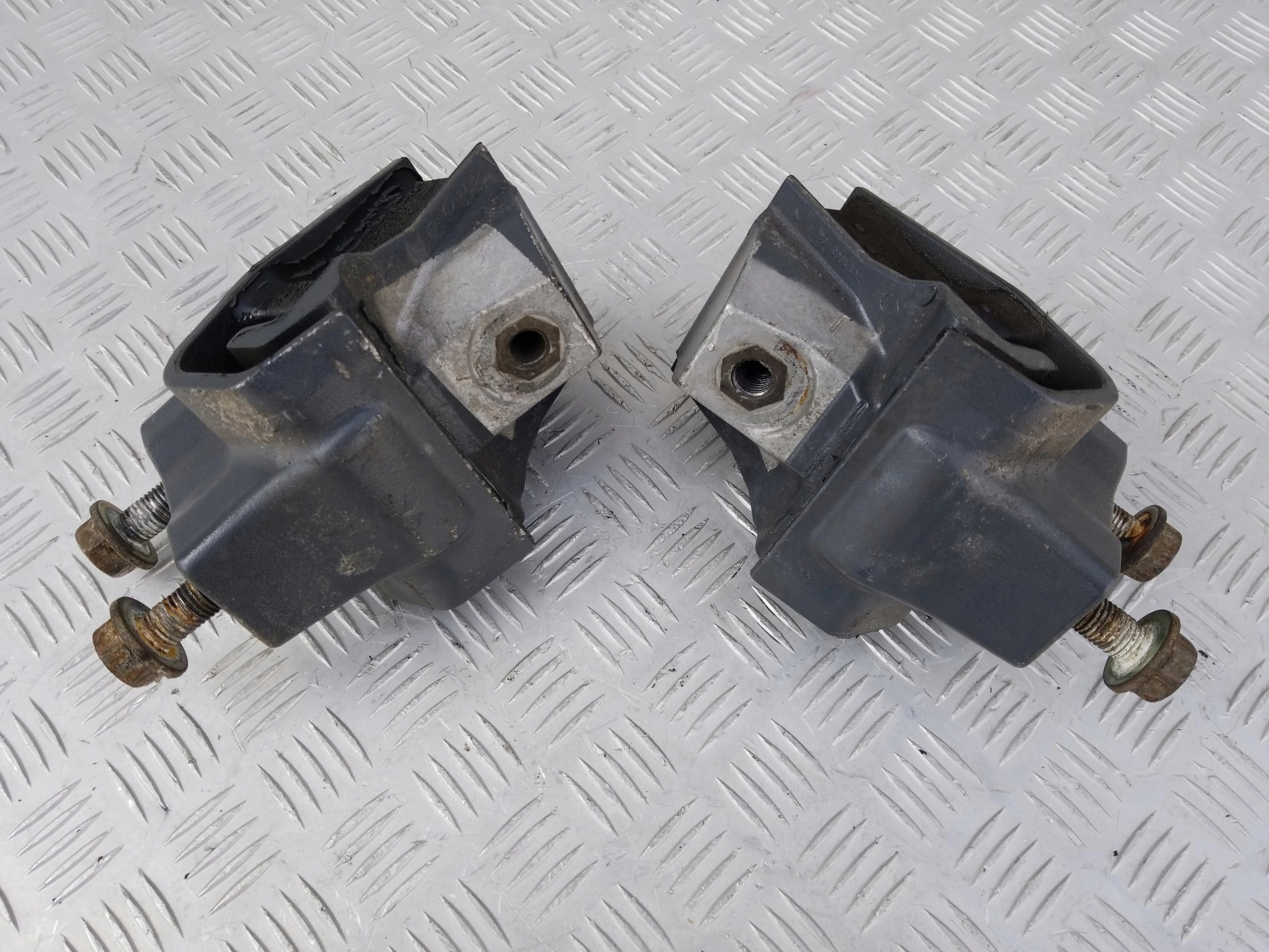 PODUSZKA SILNIKA PRZEDNIA DAF CF 450 LIFT XF 106 E - obrazek 3