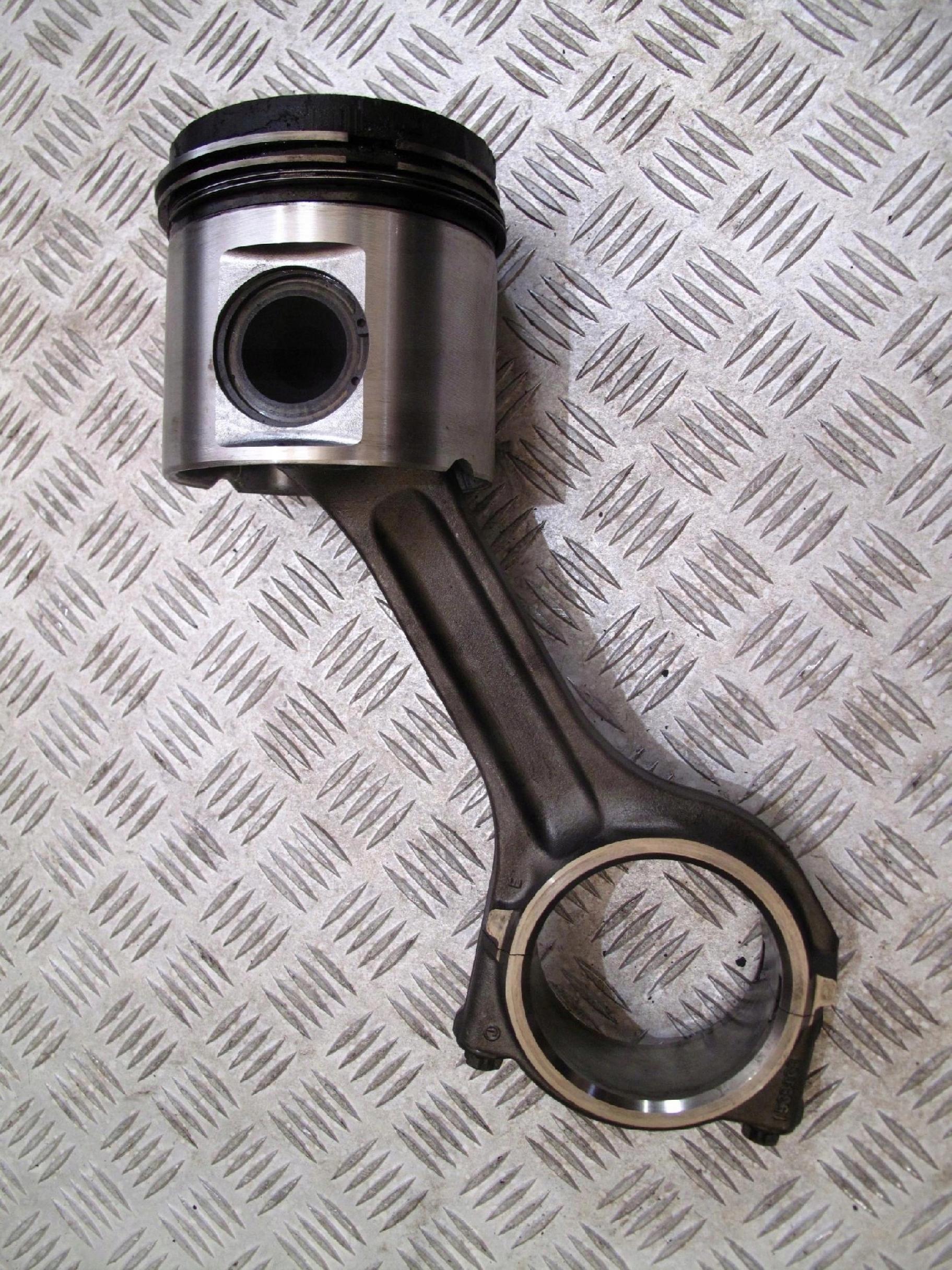 TŁOK Z KORBOWODEM SCANIA 420 EURO 4