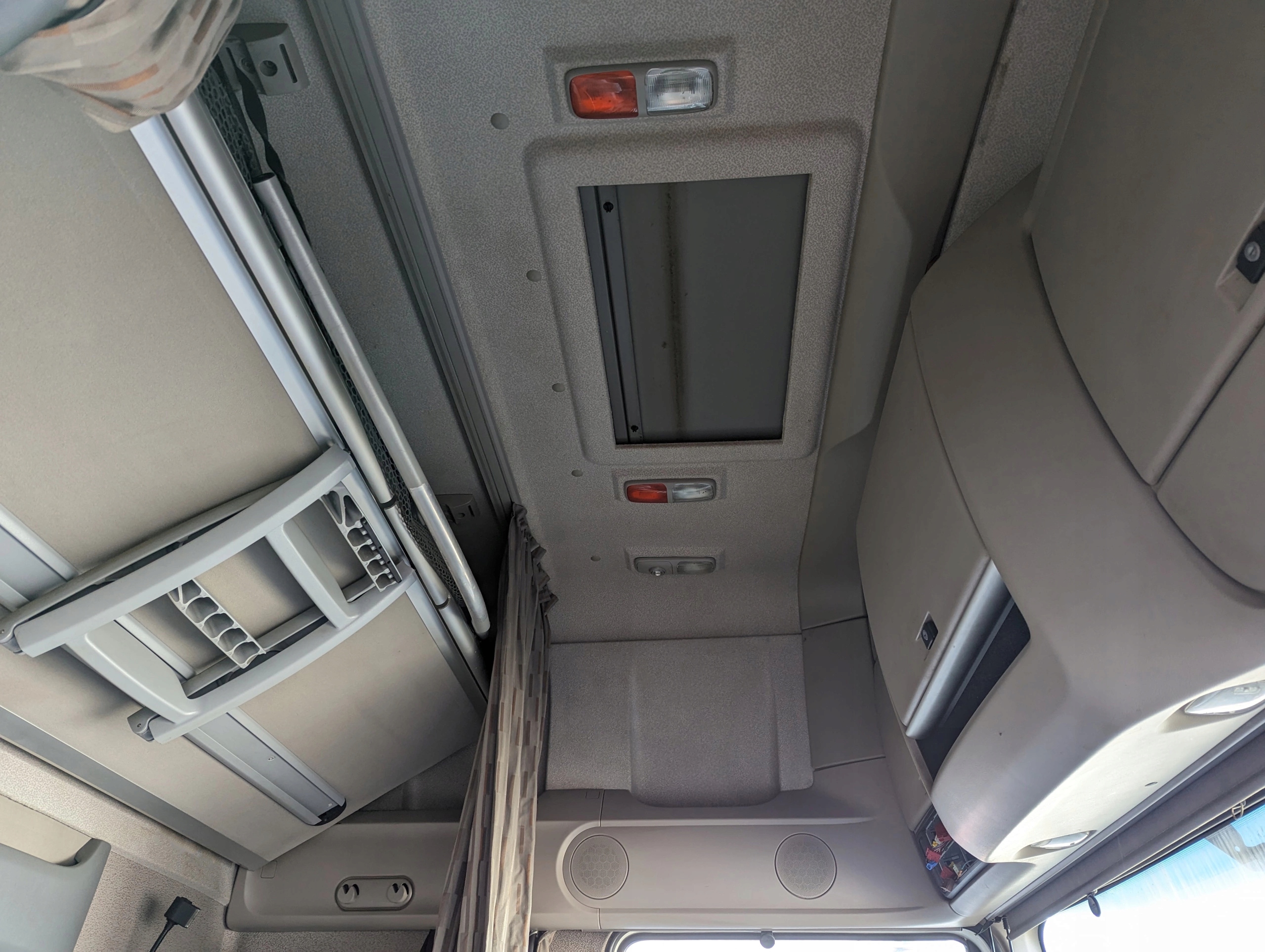 KABINA DAF XF 106 - obrazek 9