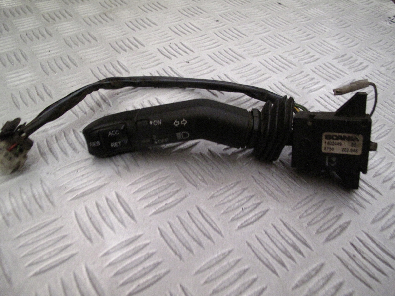 PRZEŁĄCZNIK MANETKA KIERUNKOWSKAZU SCANIA 124 - obrazek 2