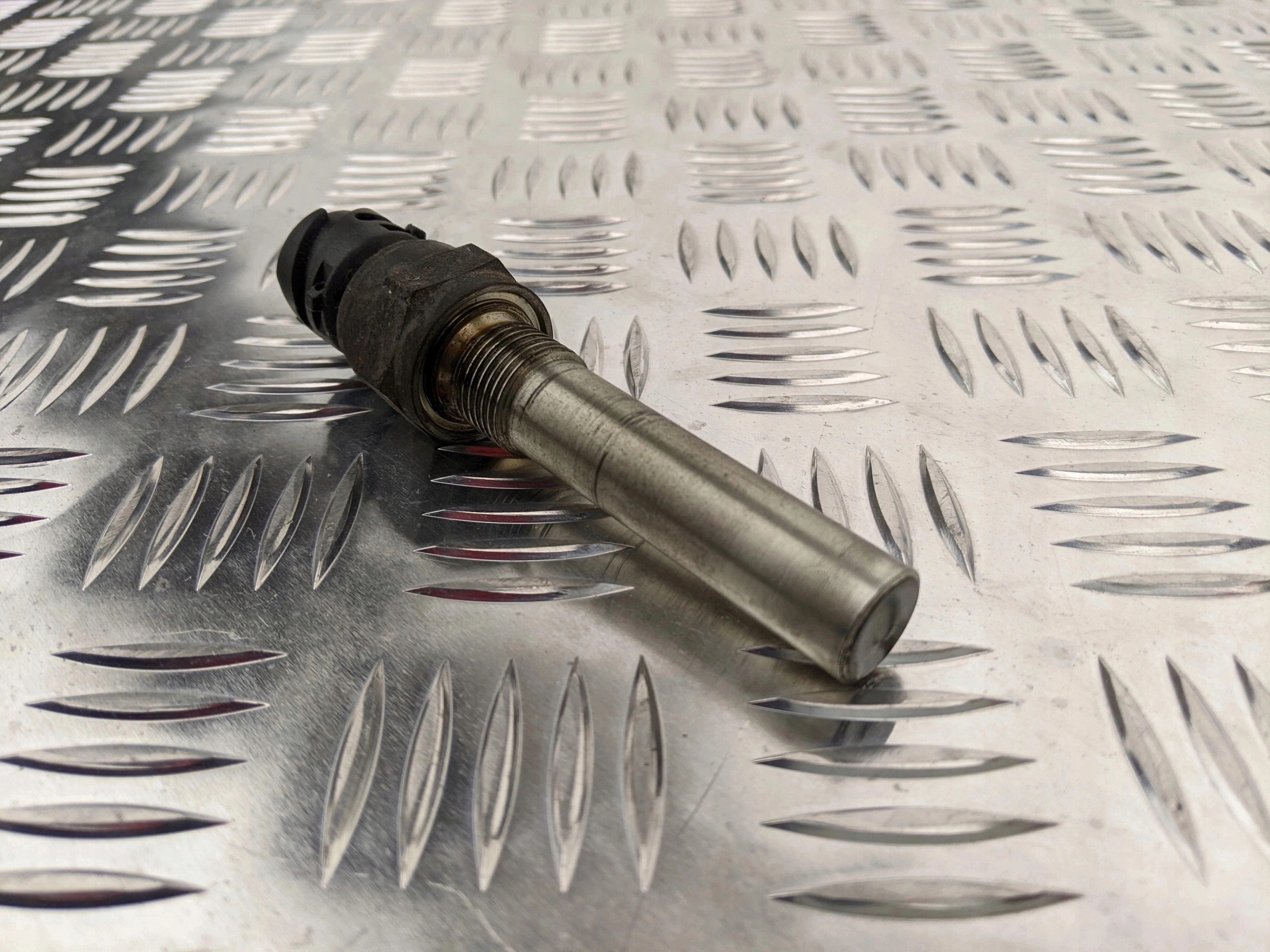 CZUJNIK PRĘDKOŚCI OBROTOWEJ SCANIA GRS 905 895 - obrazek 6