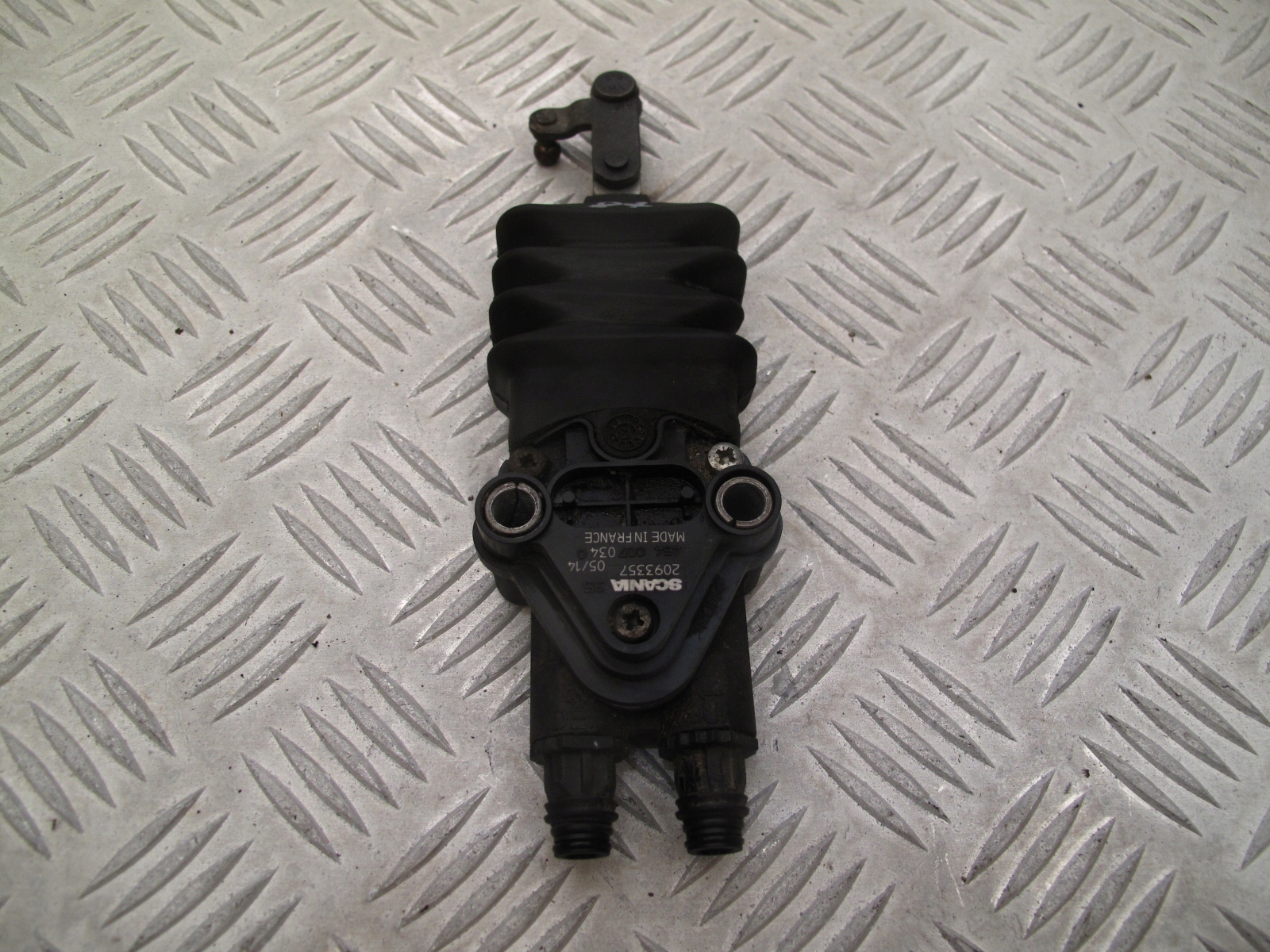 ZAWÓR REGULACJI POZIOMOWANIA PODUSZEK SCANIA R - obrazek 2