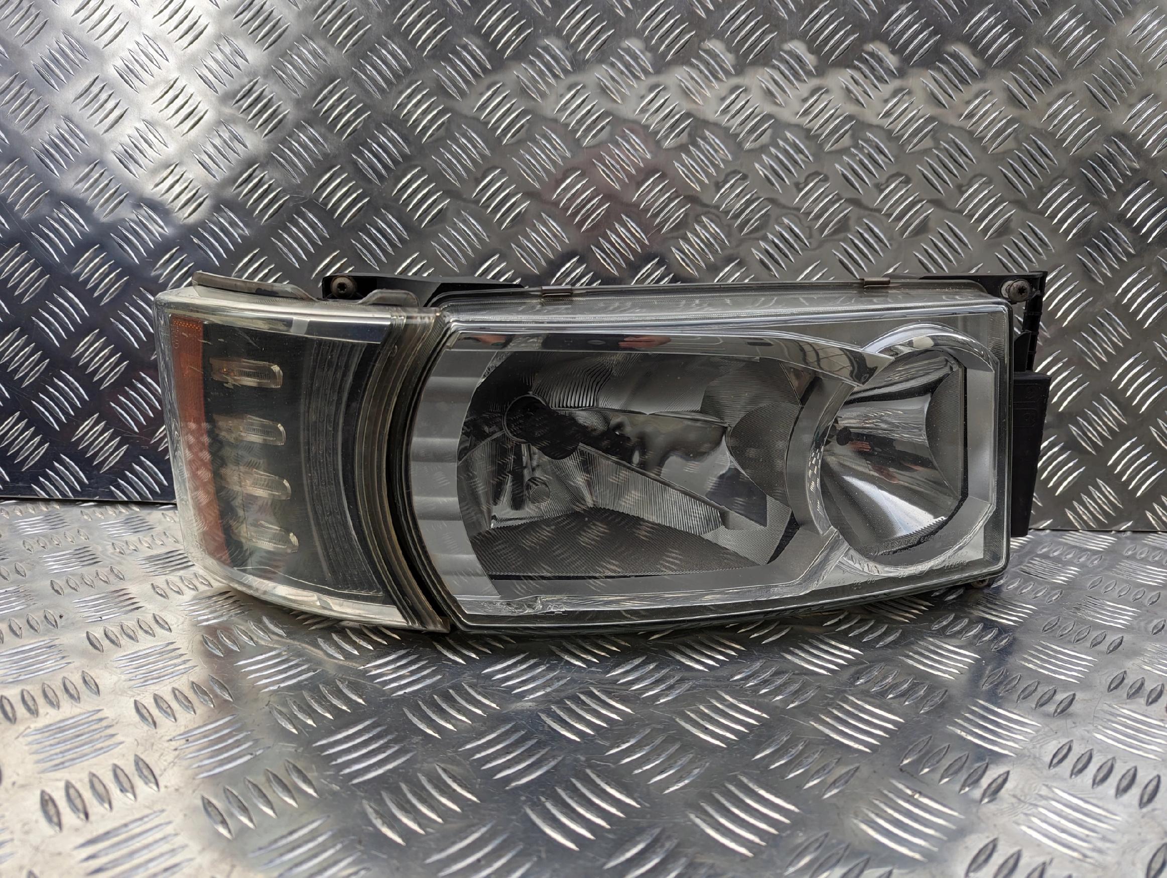 LAMPA PRZEDNIA XENON SCANIA STRAMLINE EURO 6 PRAWA STRONA